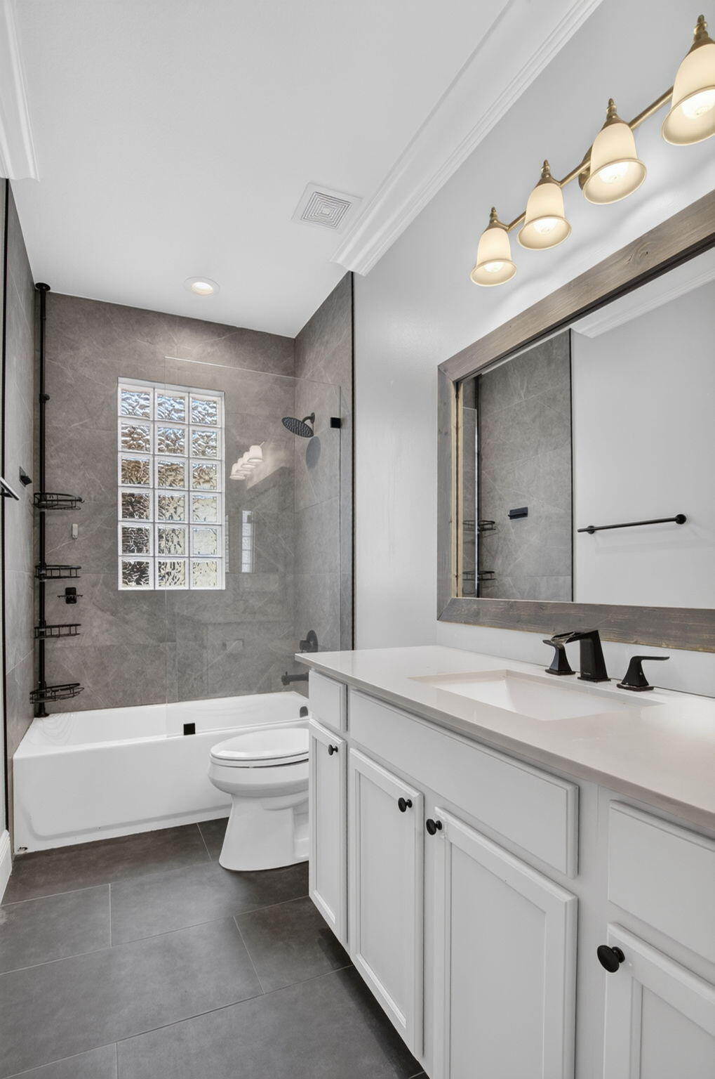 KNOLLWOOD PUD - Residential Lease