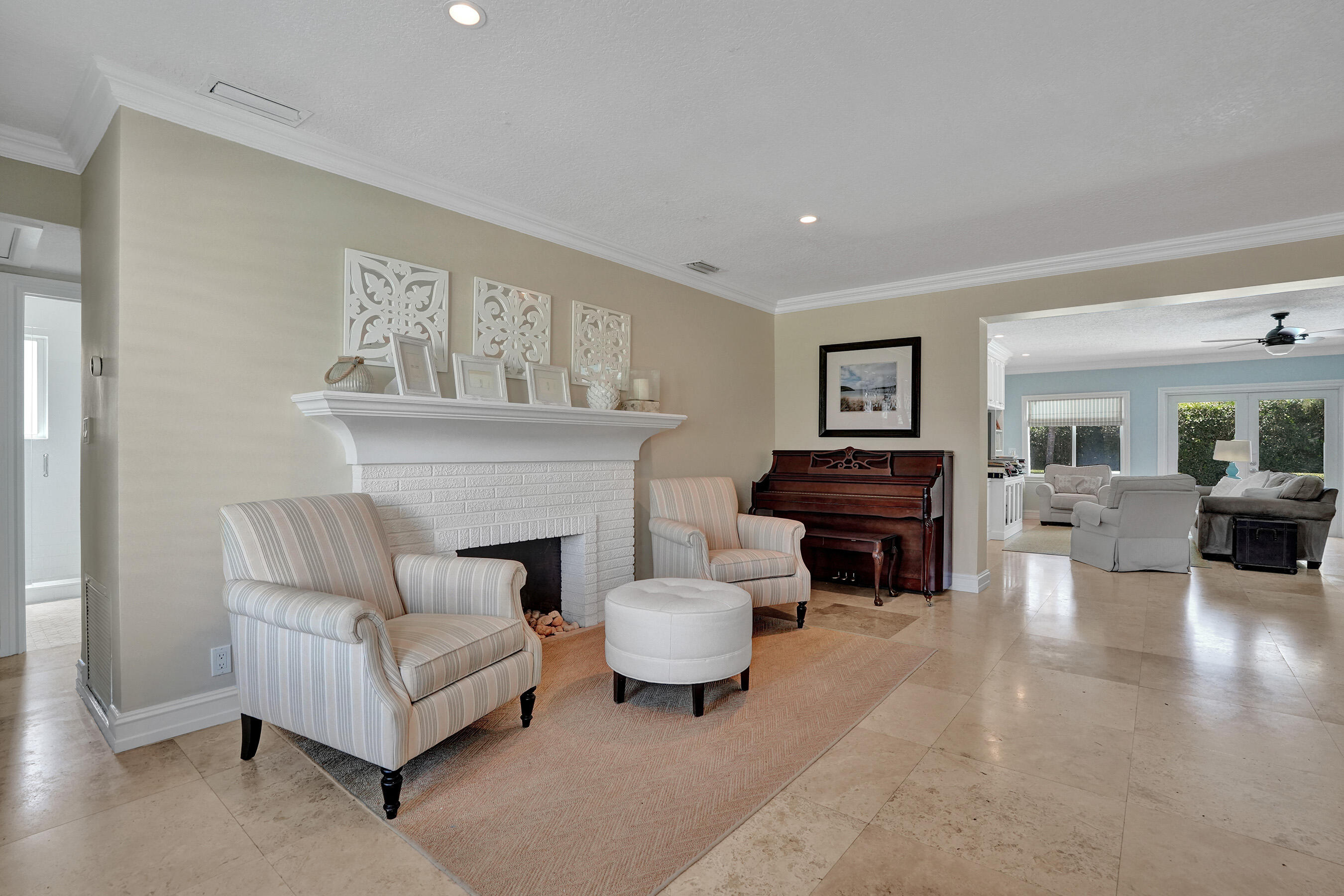 LAUDERDALE SURF & YACHT ESTATES - Residential Lease