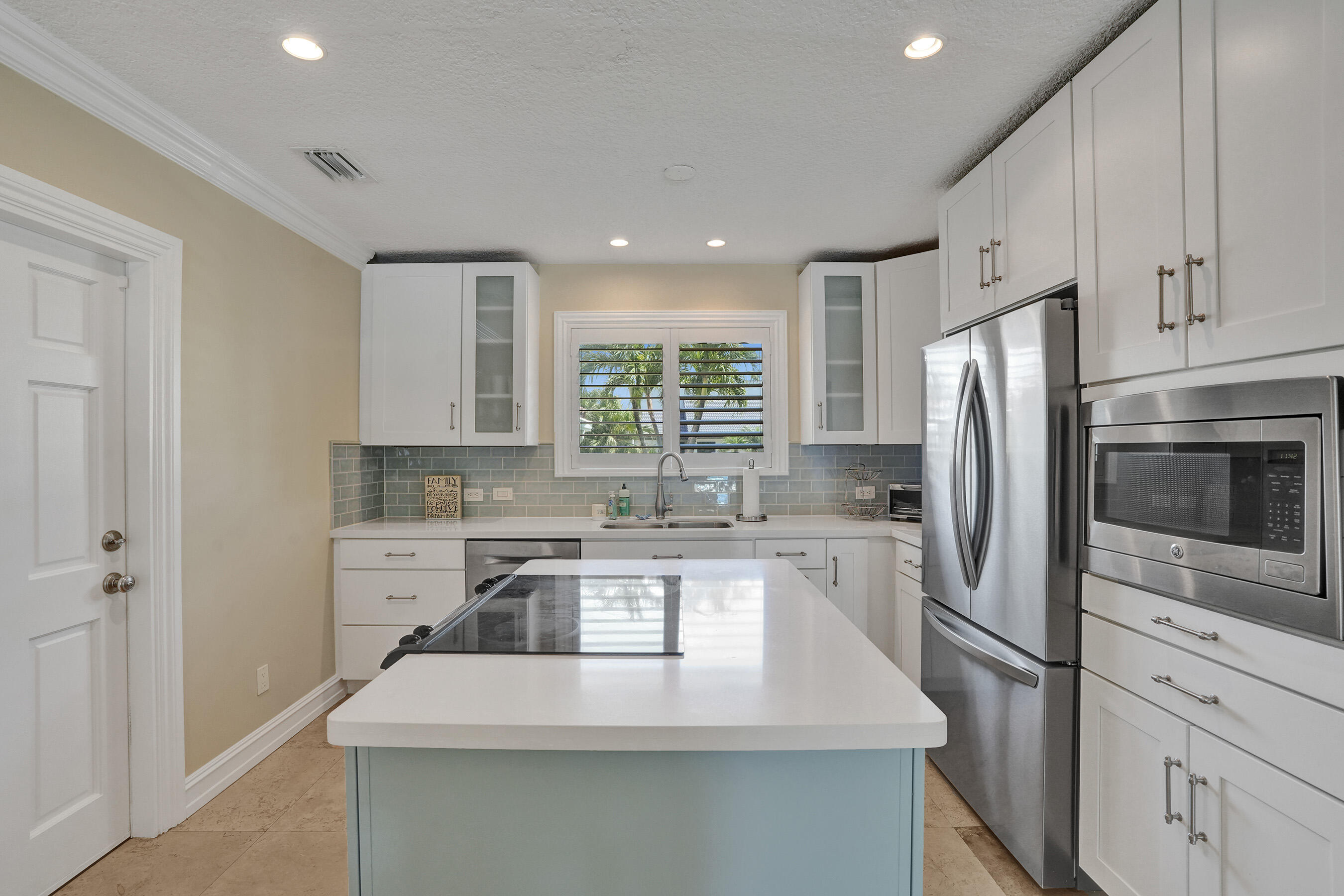 LAUDERDALE SURF & YACHT ESTATES - Residential Lease