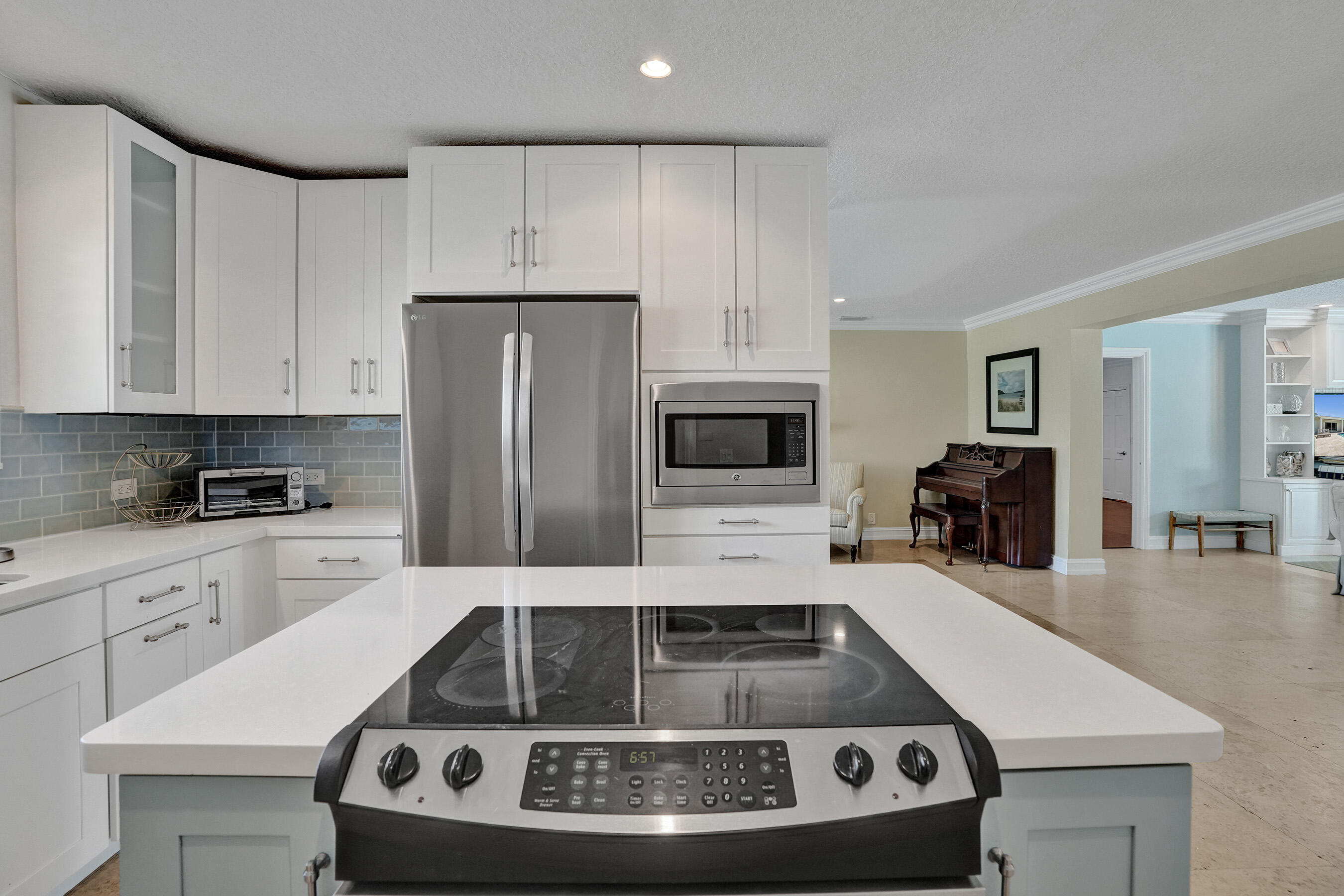 LAUDERDALE SURF & YACHT ESTATES - Residential Lease