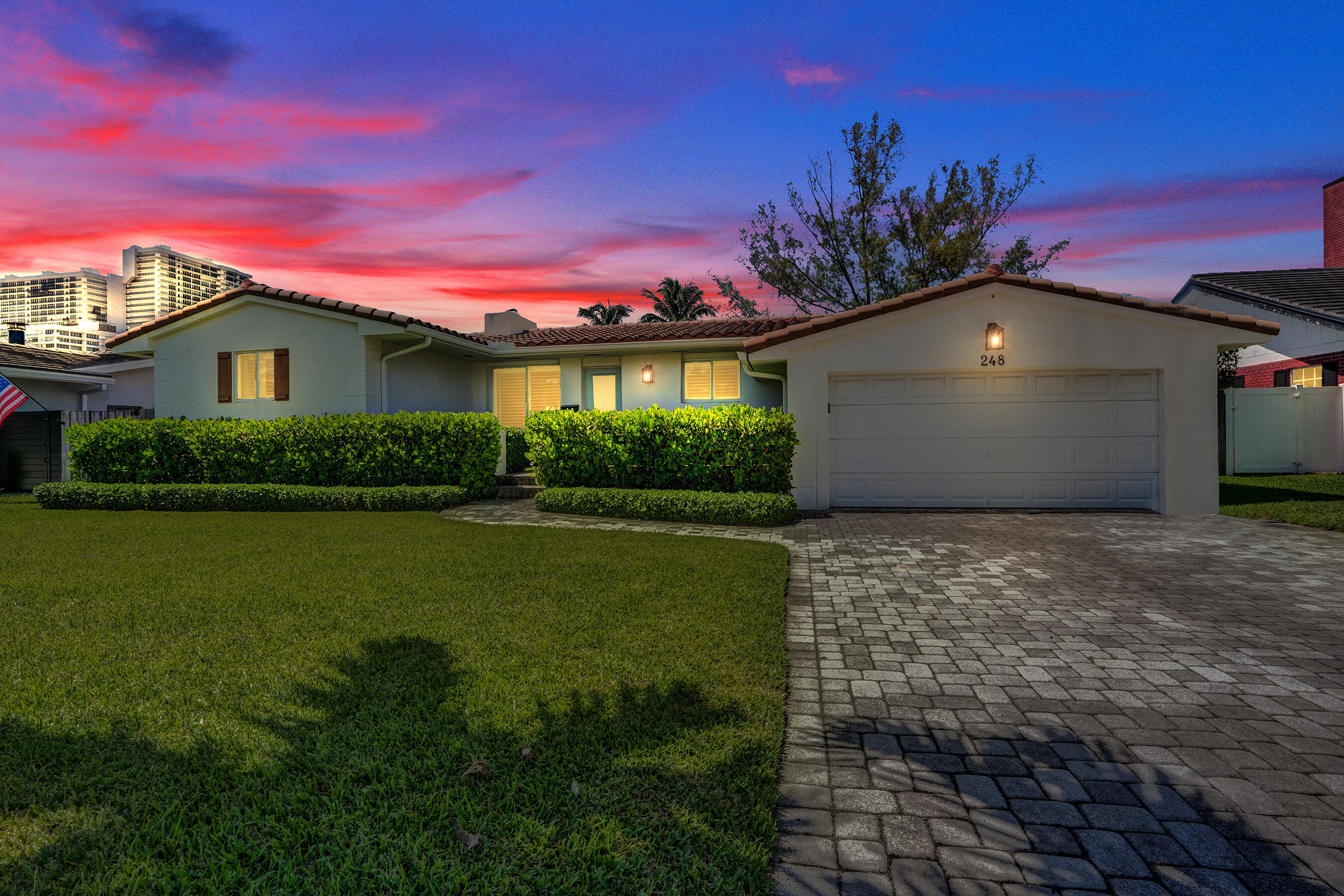 LAUDERDALE SURF & YACHT ESTATES - Residential Lease