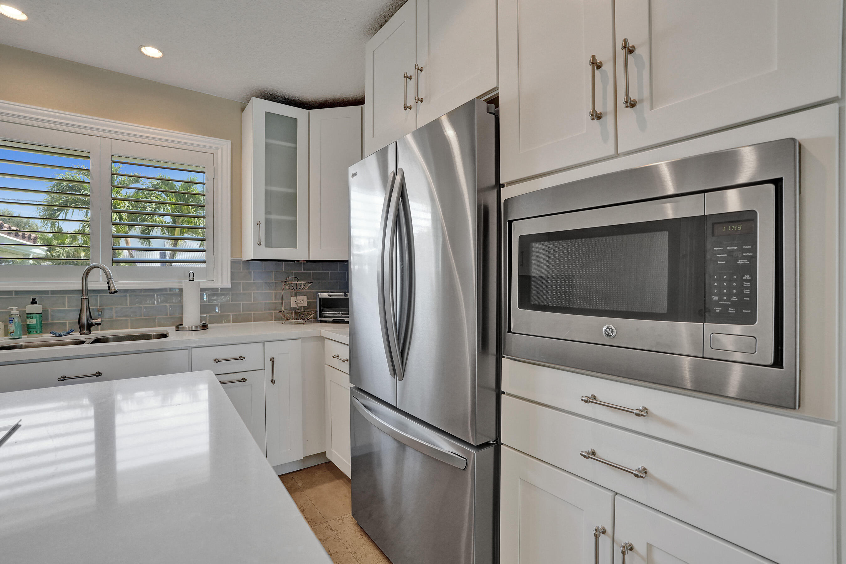 LAUDERDALE SURF & YACHT ESTATES - Residential Lease