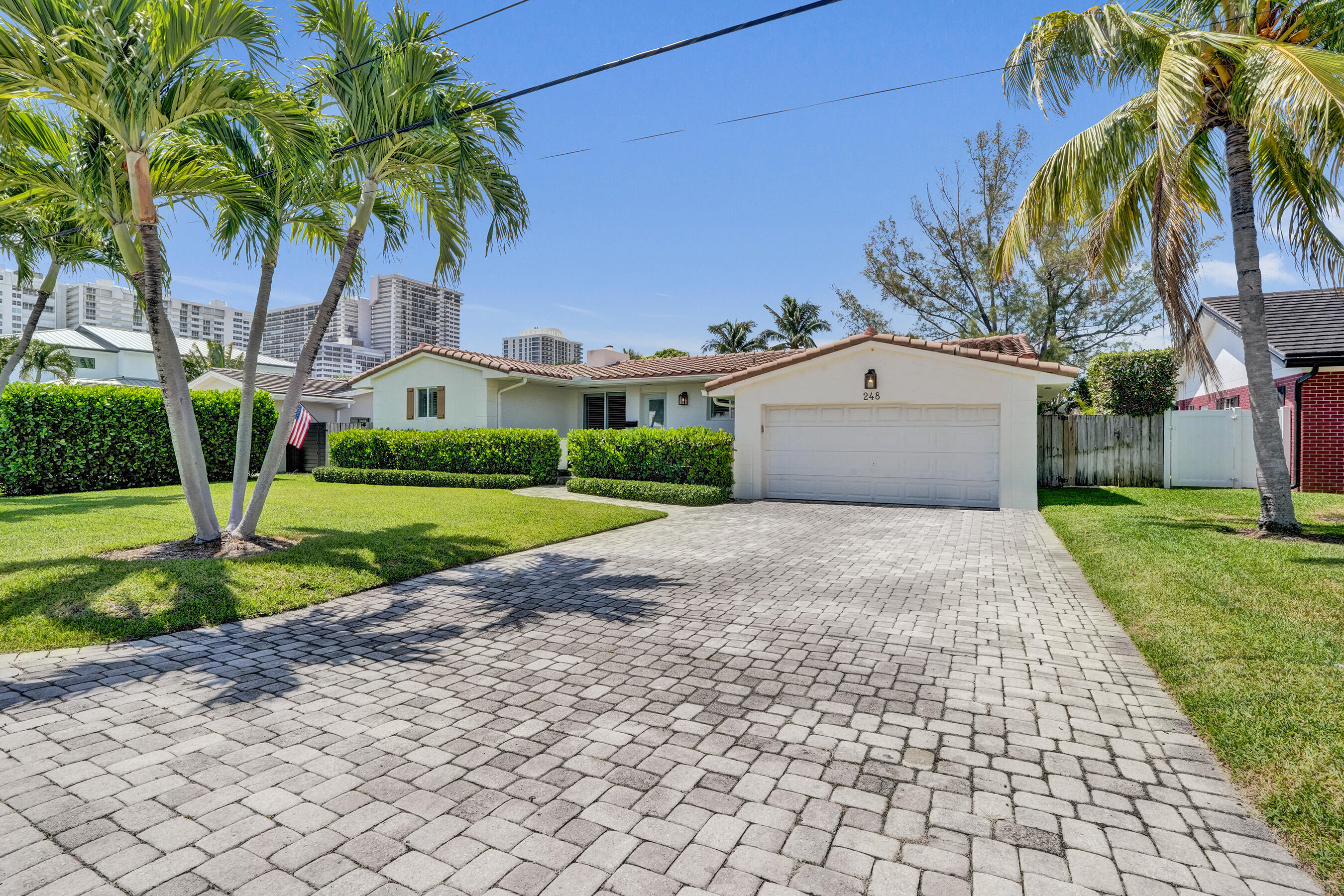 LAUDERDALE SURF & YACHT ESTATES - Residential Lease