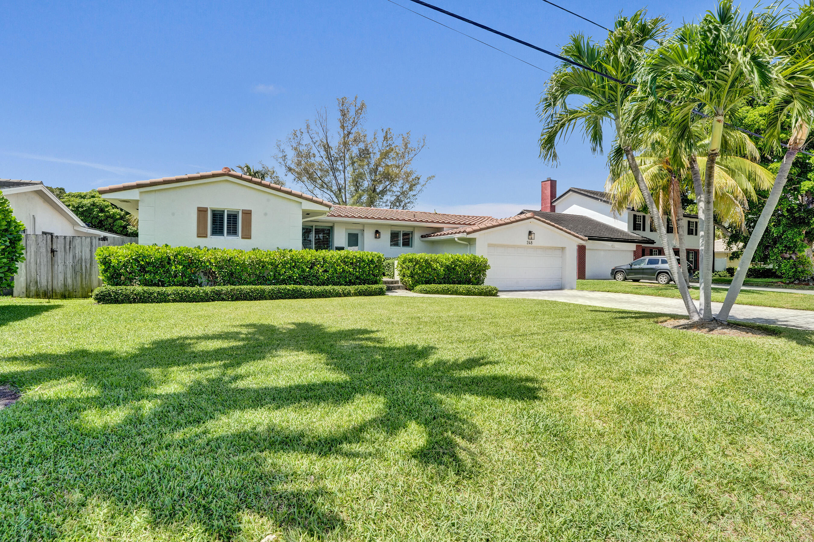 LAUDERDALE SURF & YACHT ESTATES - Residential Lease