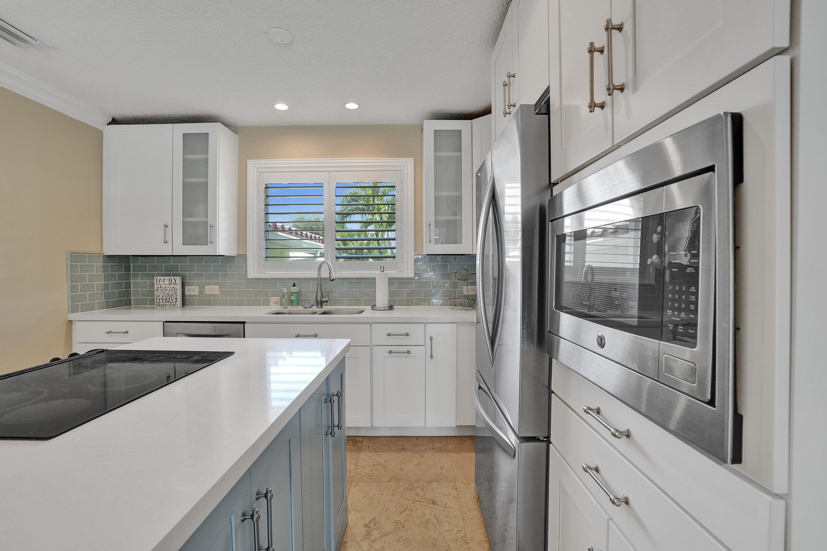 LAUDERDALE SURF & YACHT ESTATES - Residential Lease