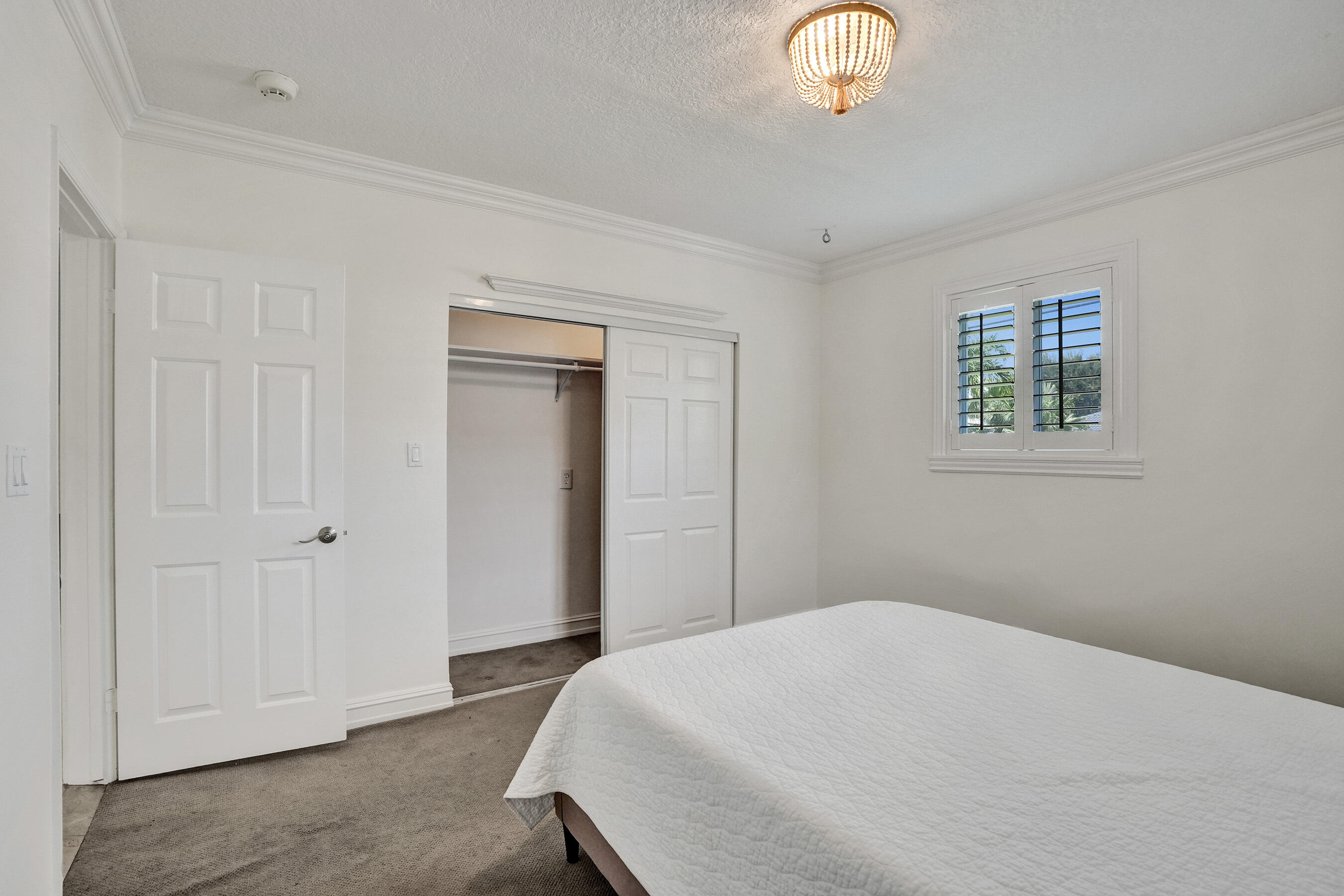 LAUDERDALE SURF & YACHT ESTATES - Residential Lease