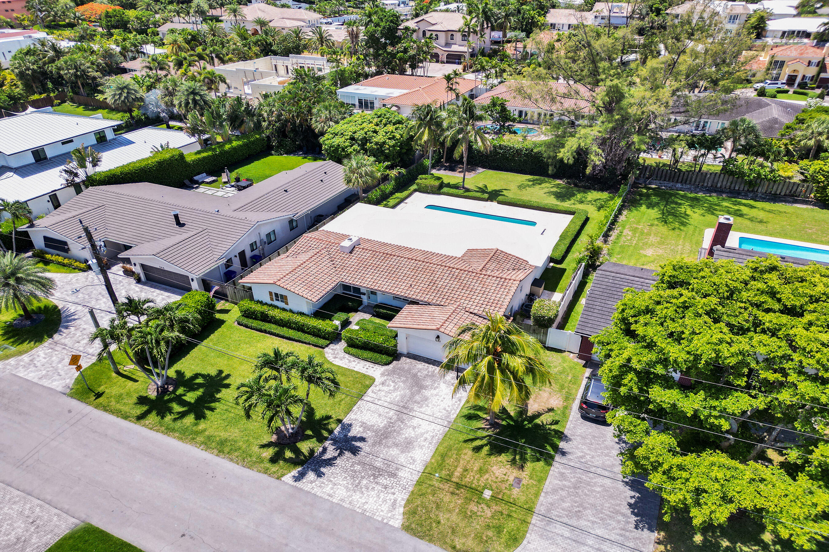 LAUDERDALE SURF & YACHT ESTATES - Residential Lease