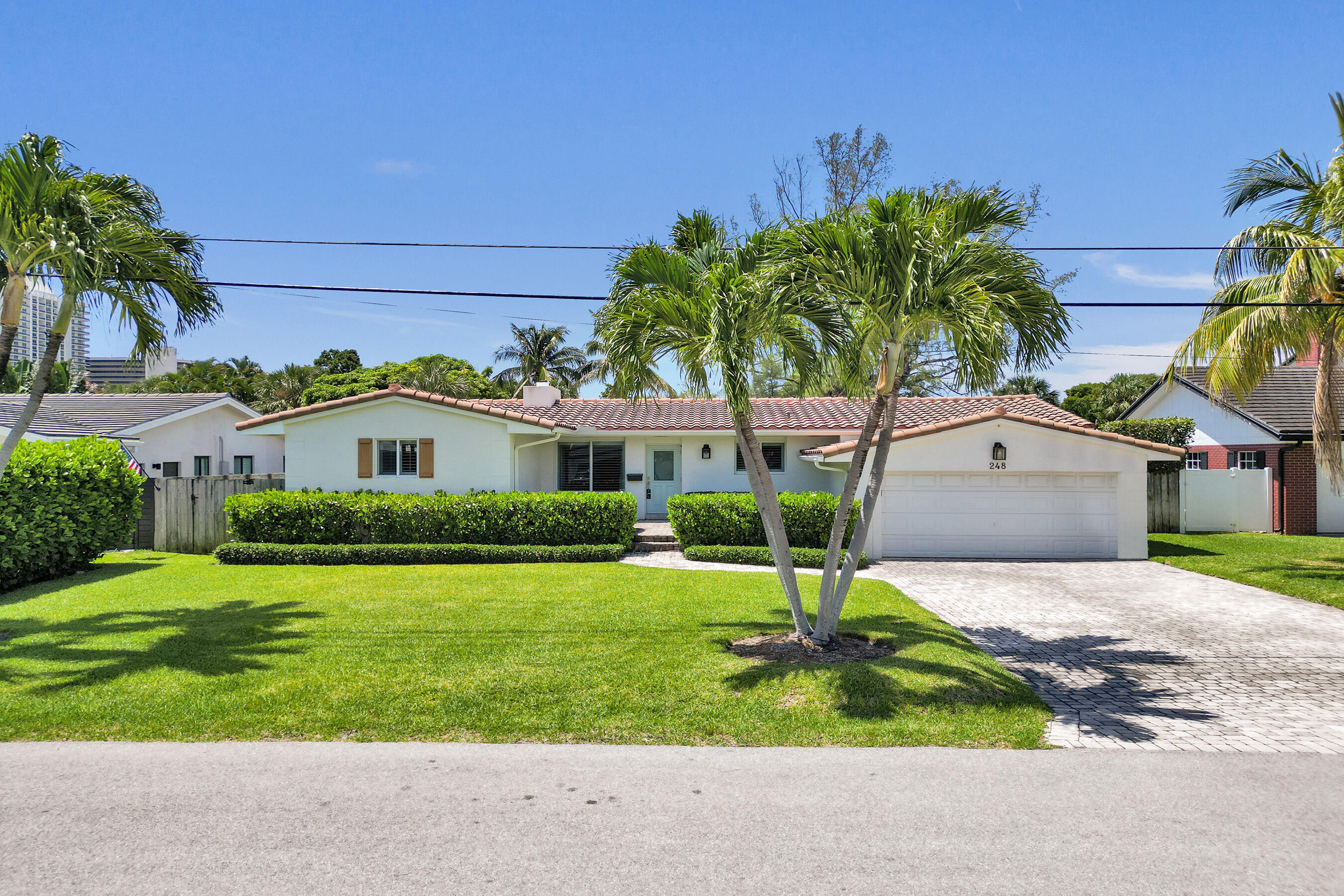 LAUDERDALE SURF & YACHT ESTATES - Residential Lease