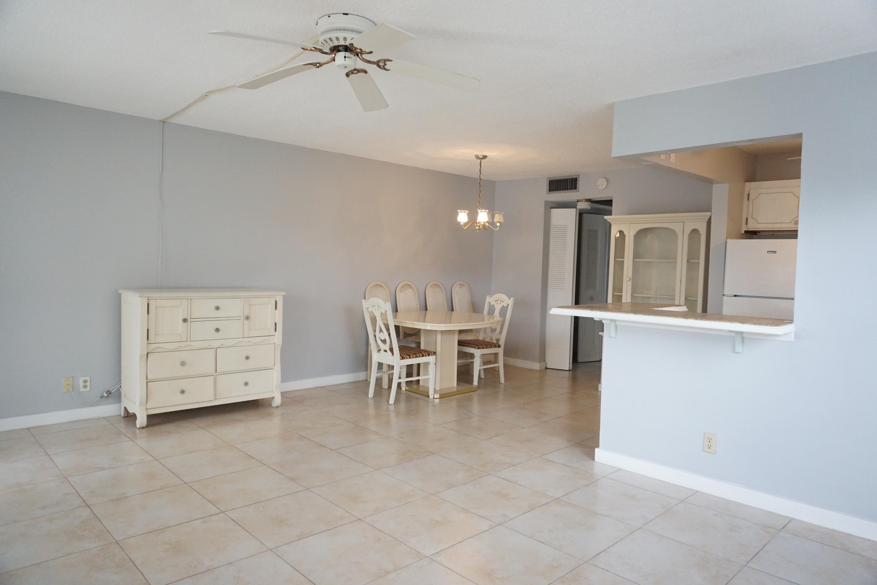 CENTURY VILLAGE- *1BD 1.5BA  END UNIT W/CENTRAL AC - Residential Lease