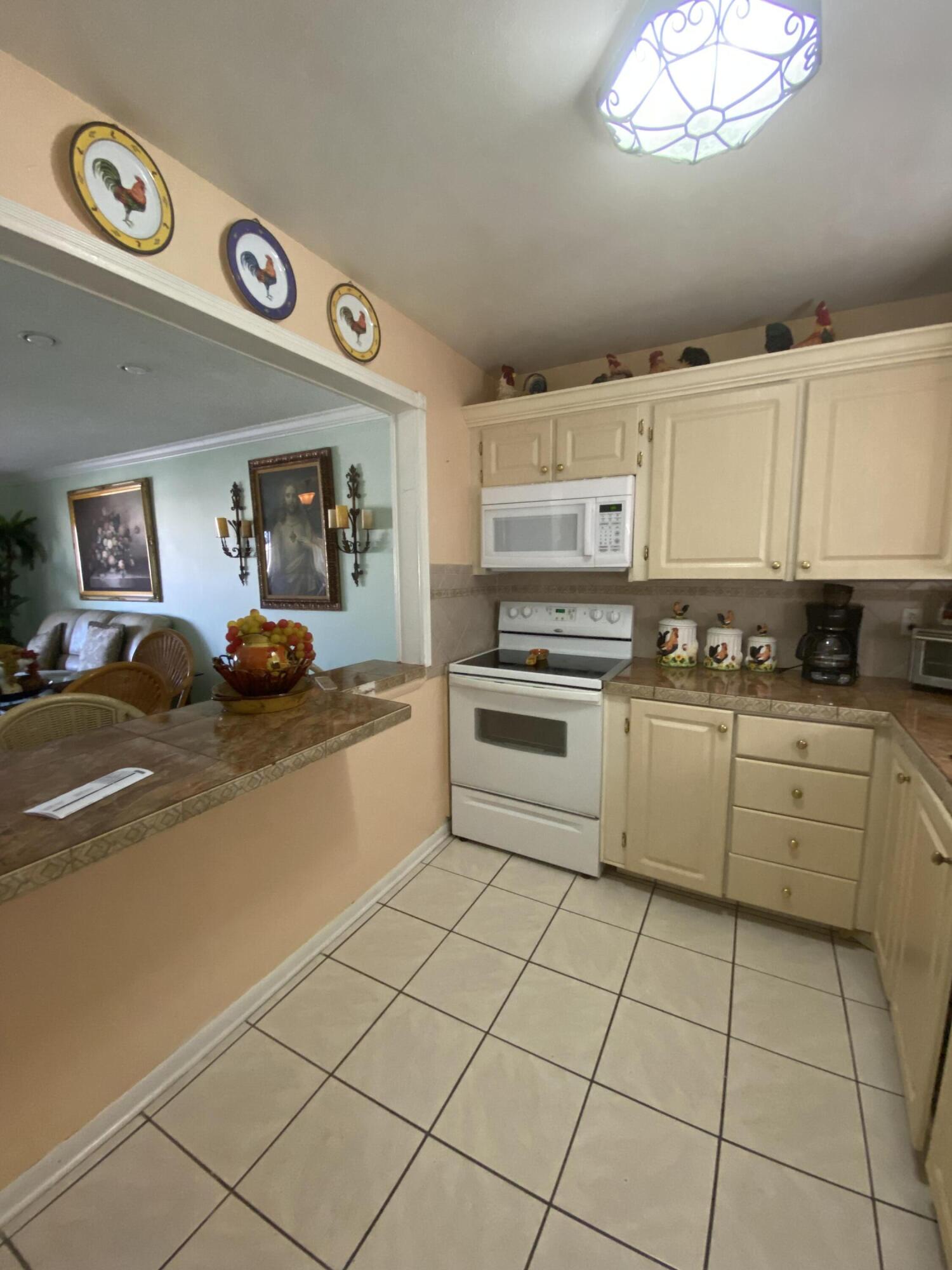 LAKESIDE VILLAGE CONDO - Residential