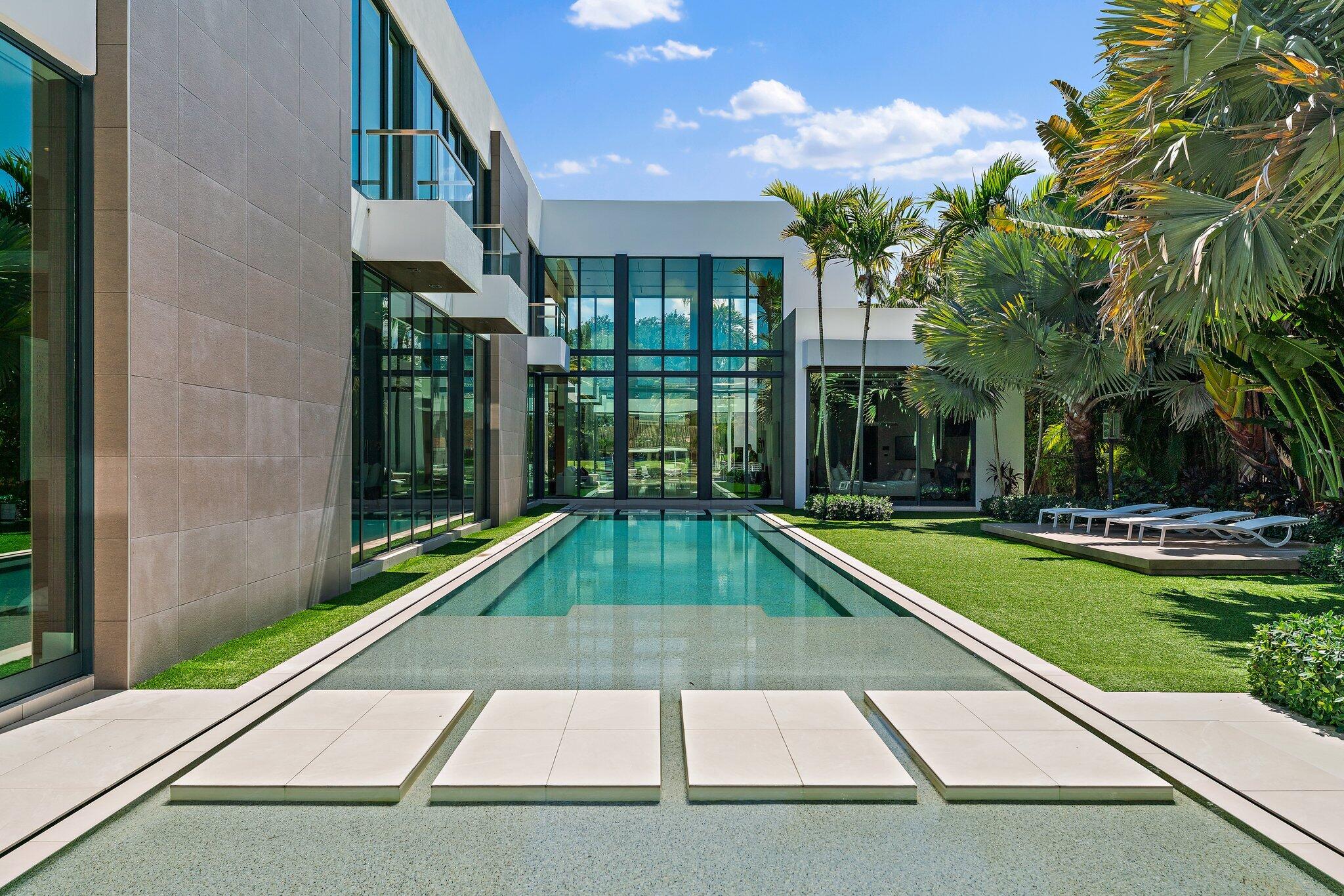 ADMIRALS COVE - Residential