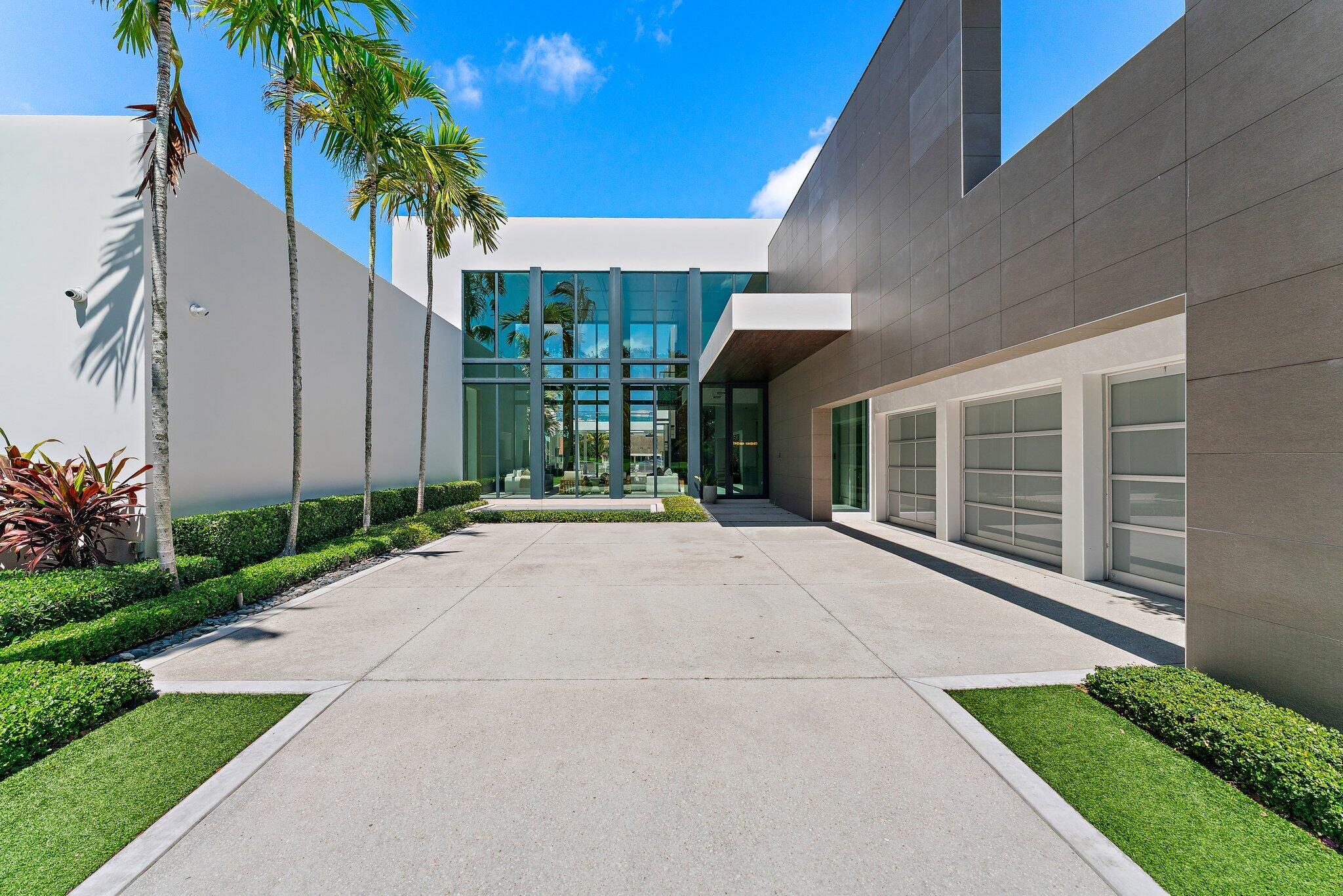 ADMIRALS COVE - Residential