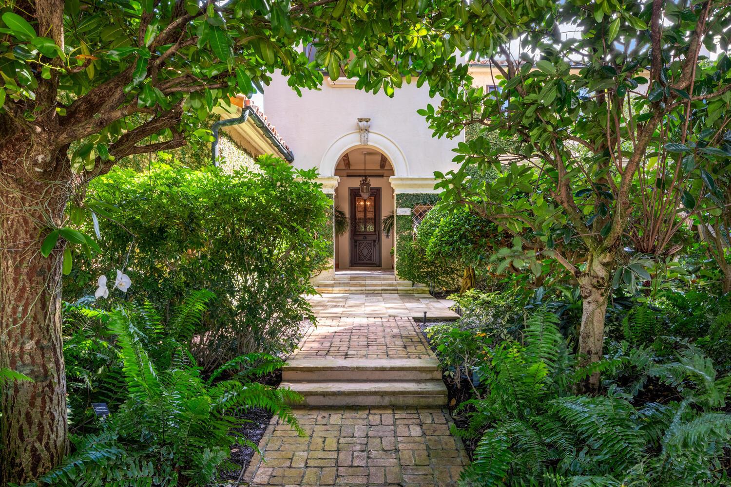 BRIDLE PATH OF P B POLO & COUNTRY CLUB - Residential