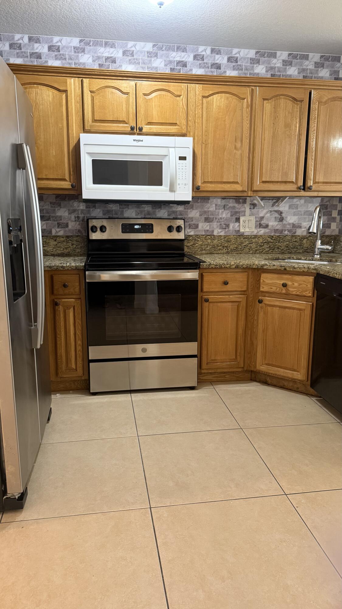 SPRING TOWNHOMES CONDO - Residential Lease