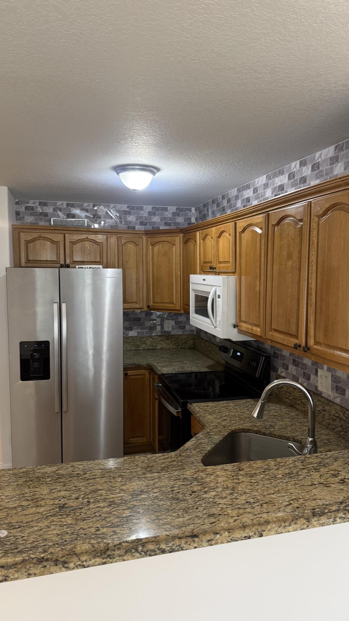 SPRING TOWNHOMES CONDO - Residential Lease
