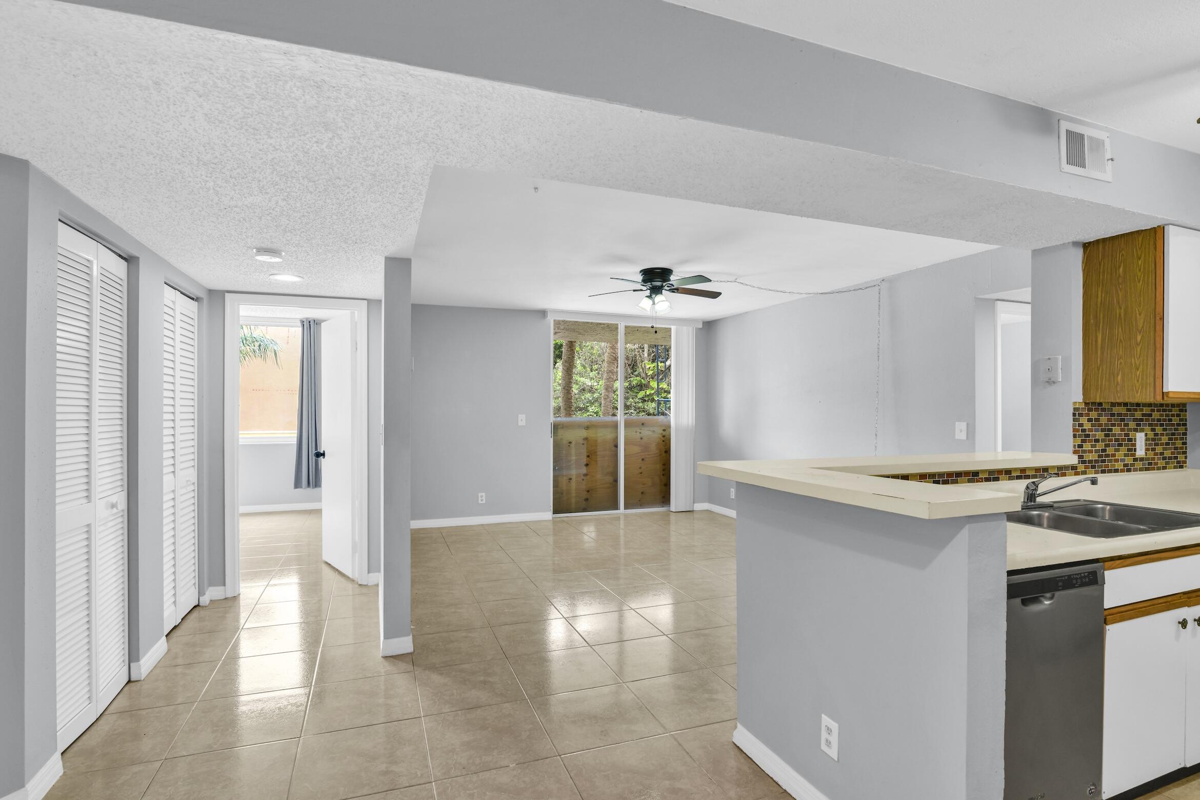 WINDWARD LAKES CONDO - Residential Lease