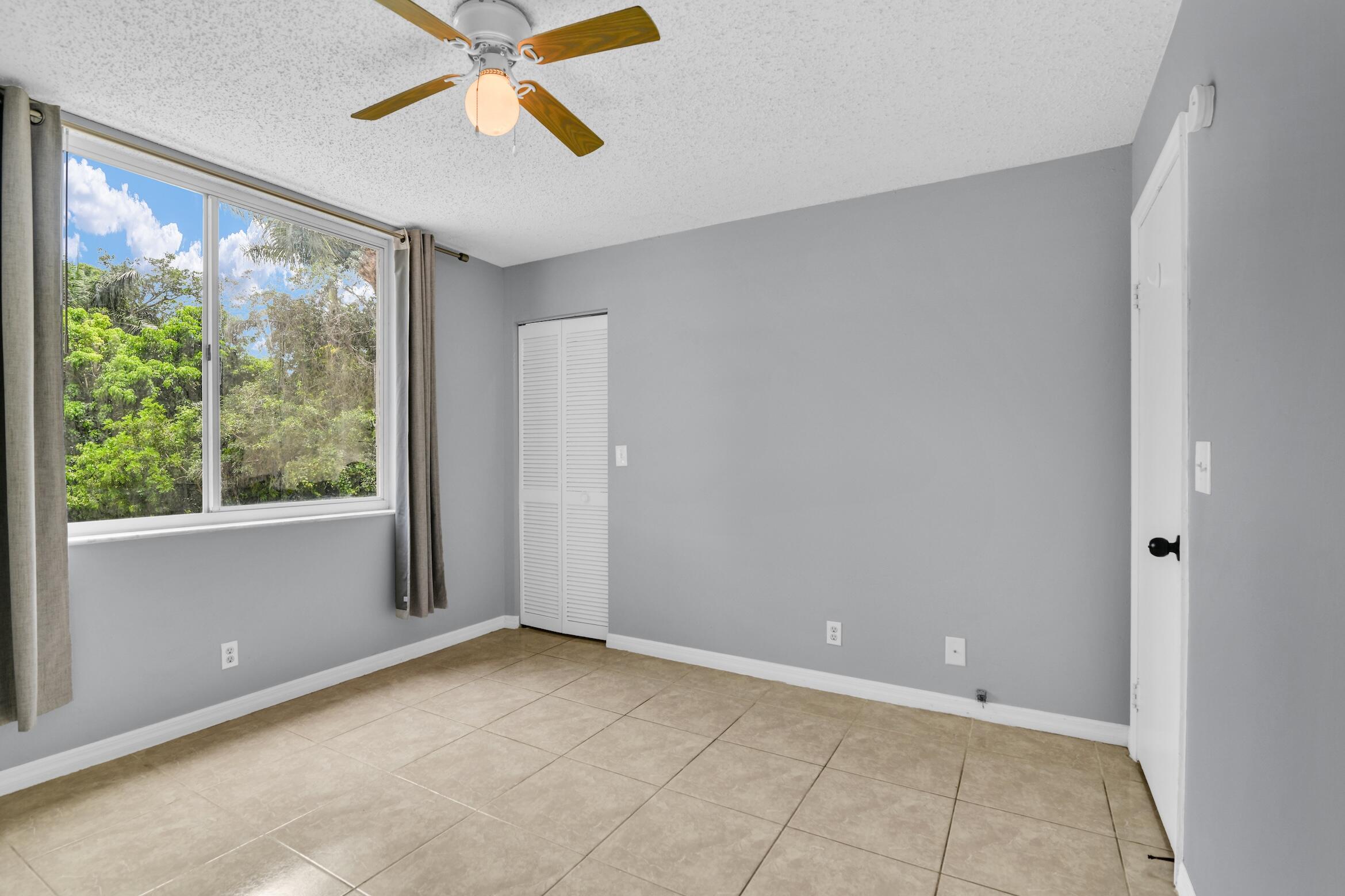 WINDWARD LAKES CONDO - Residential Lease