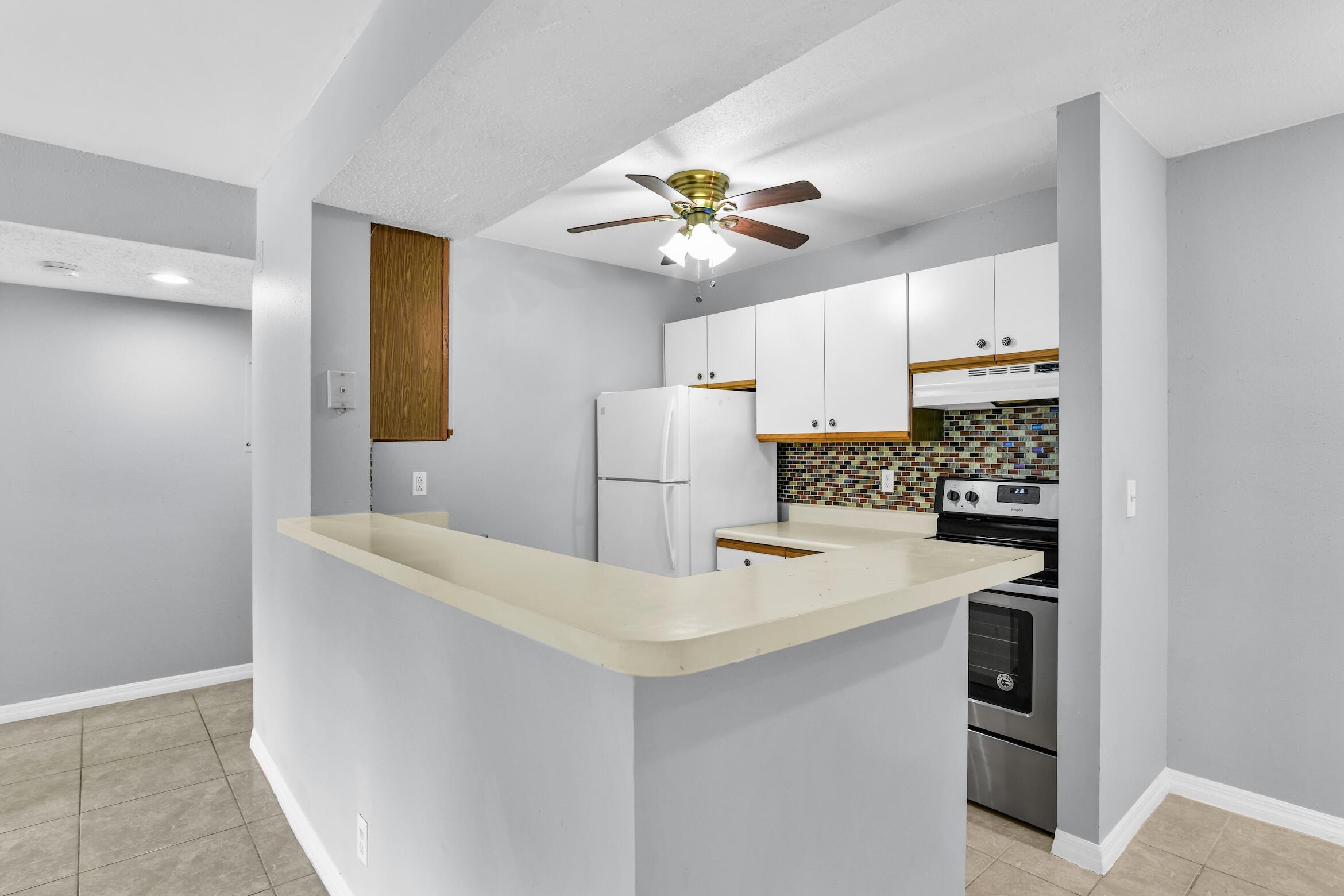 WINDWARD LAKES CONDO - Residential Lease