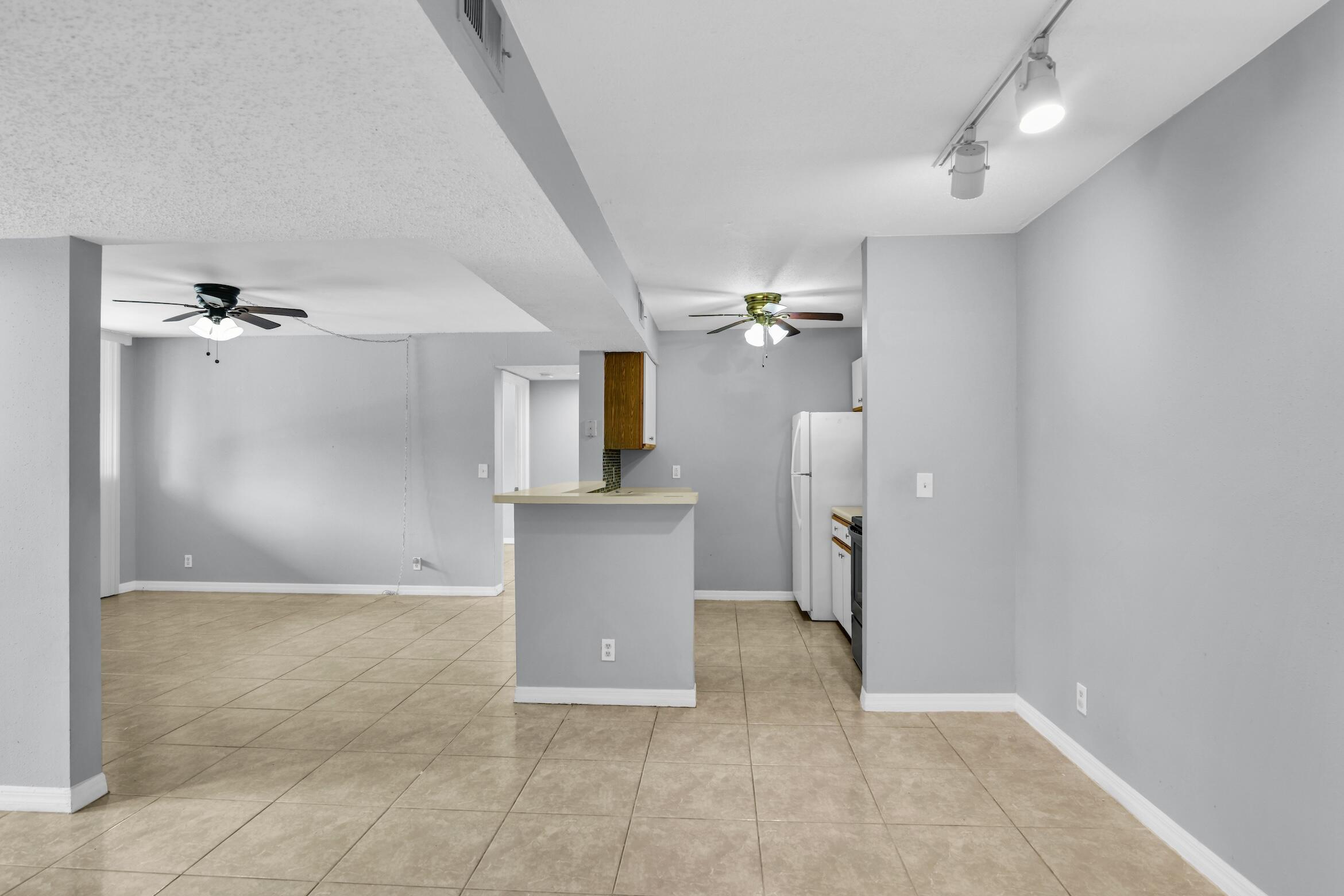 WINDWARD LAKES CONDO - Residential Lease