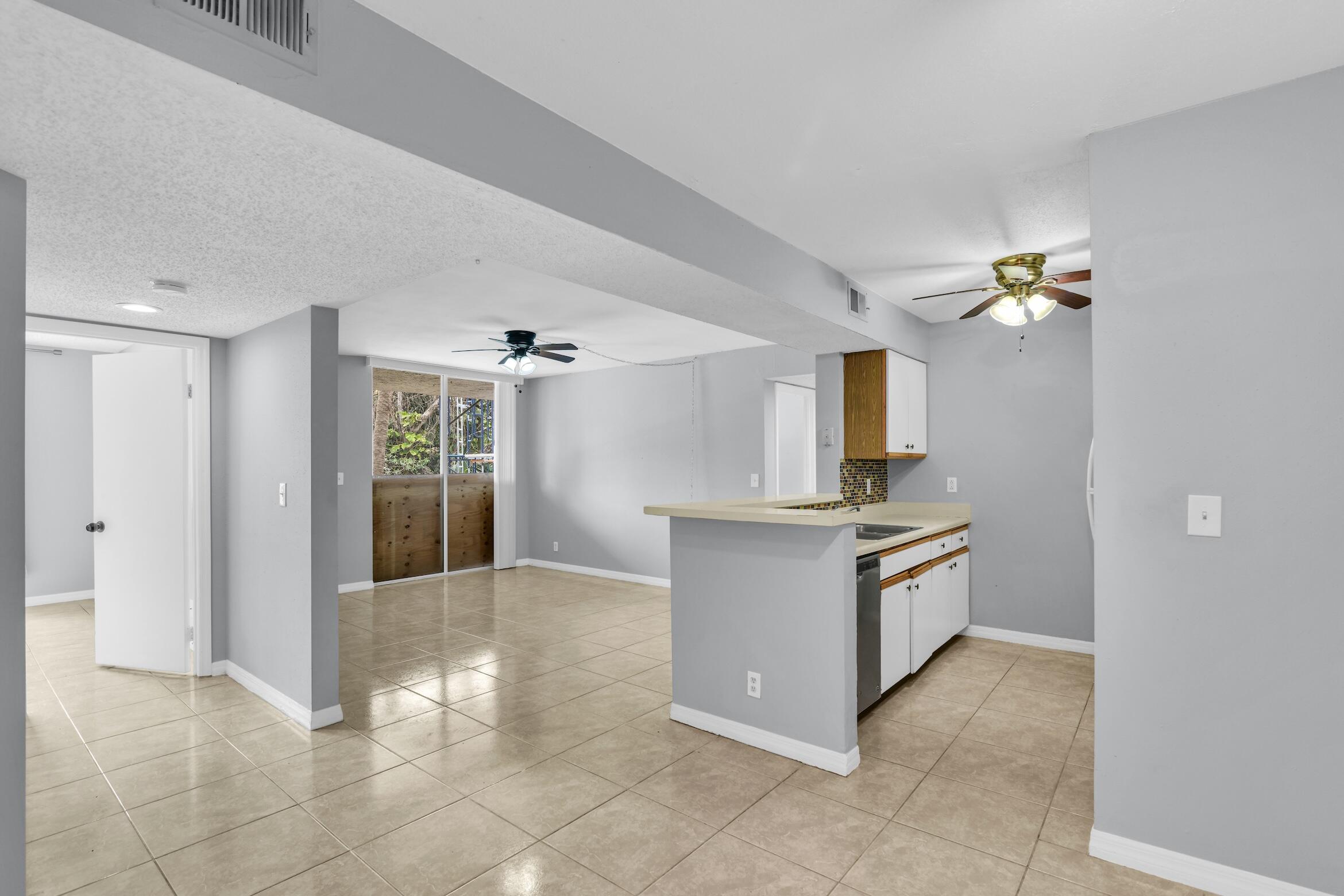 WINDWARD LAKES CONDO - Residential Lease