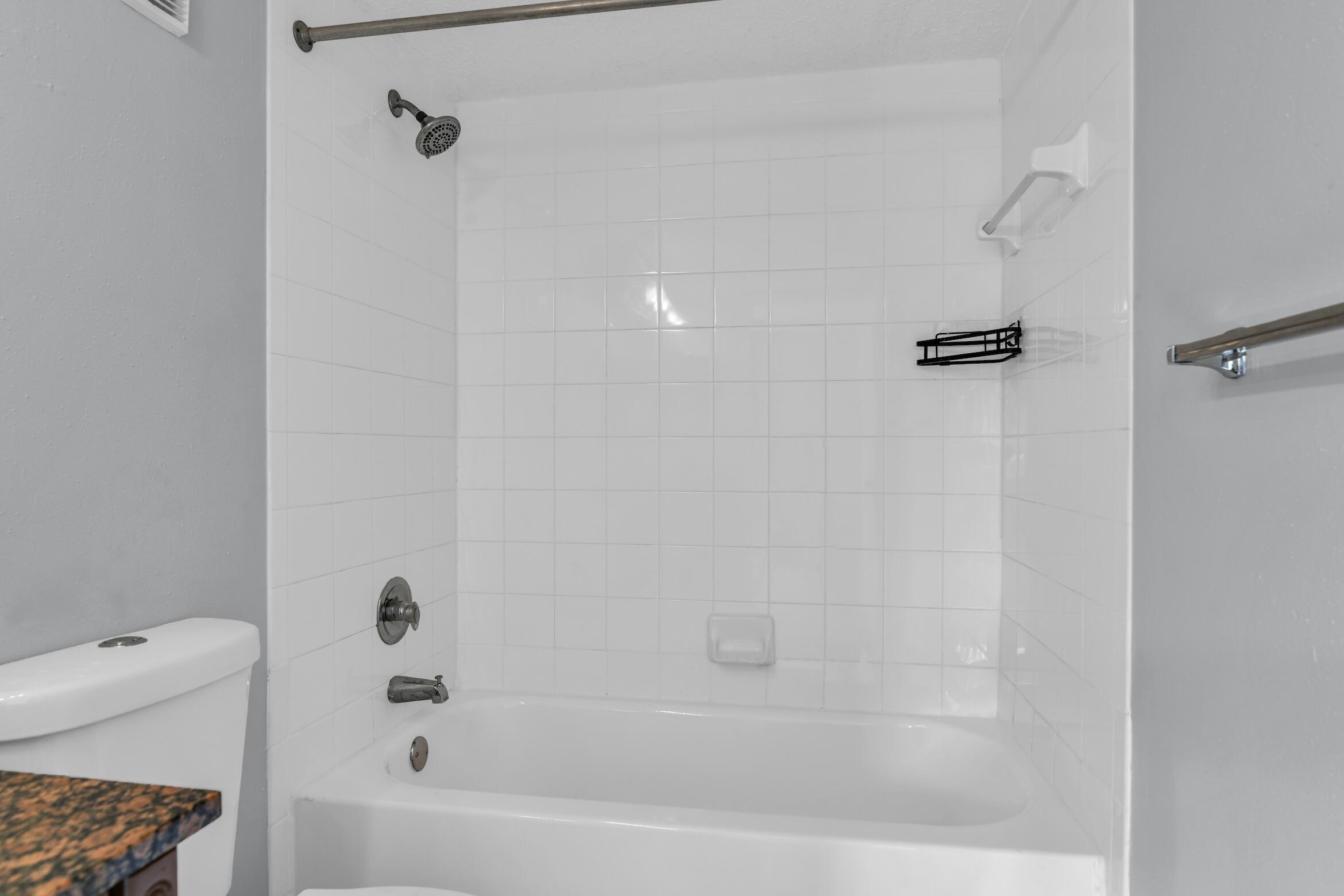 WINDWARD LAKES CONDO - Residential Lease