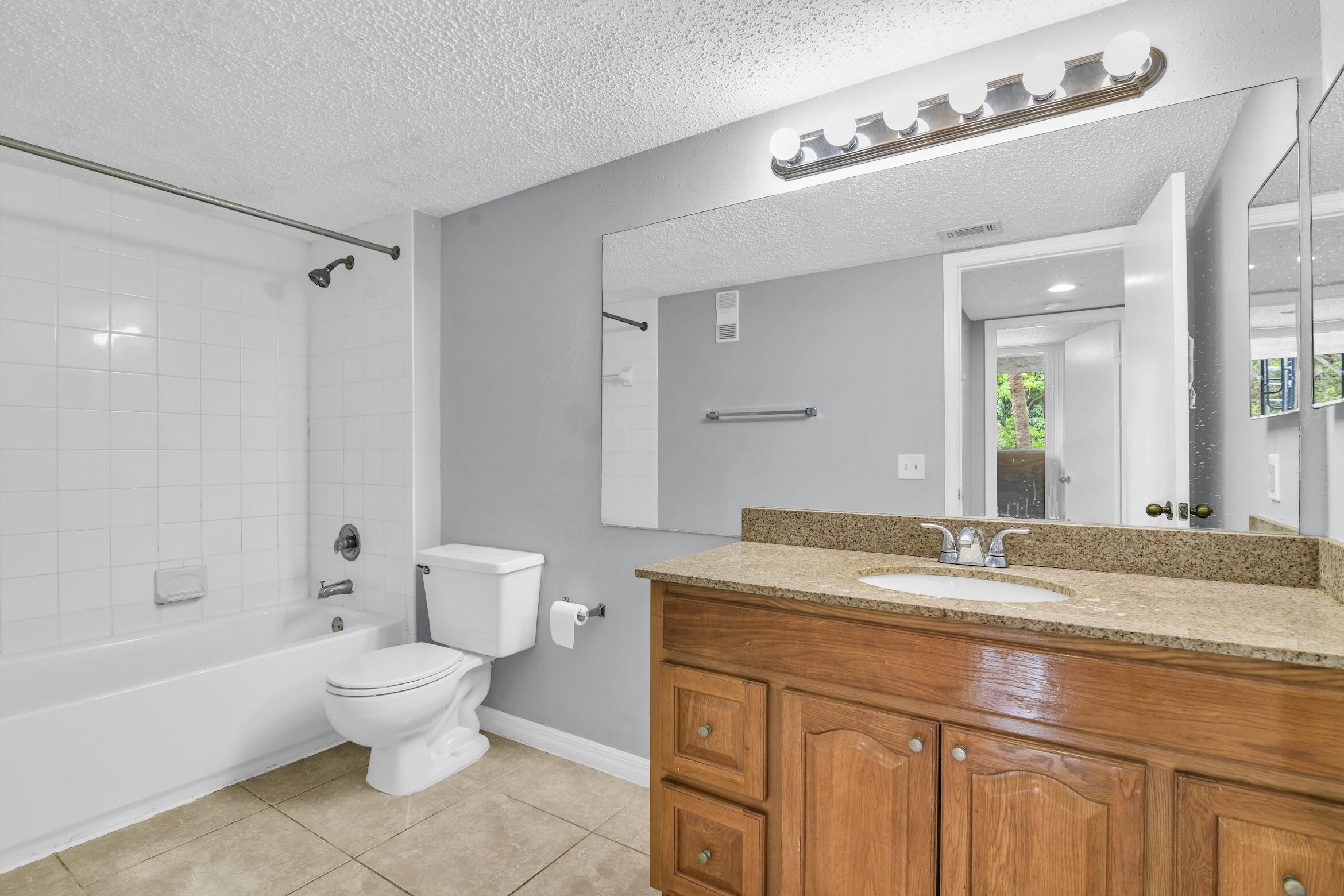 WINDWARD LAKES CONDO - Residential Lease
