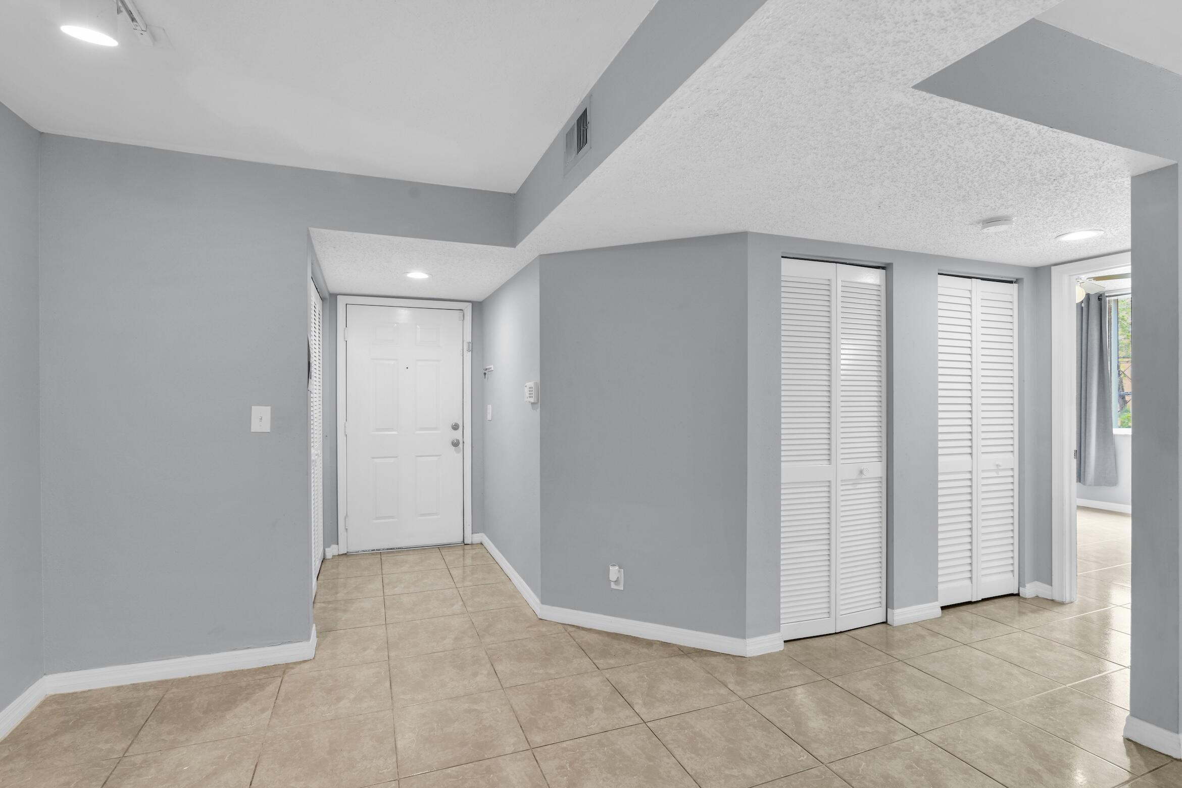 WINDWARD LAKES CONDO - Residential Lease