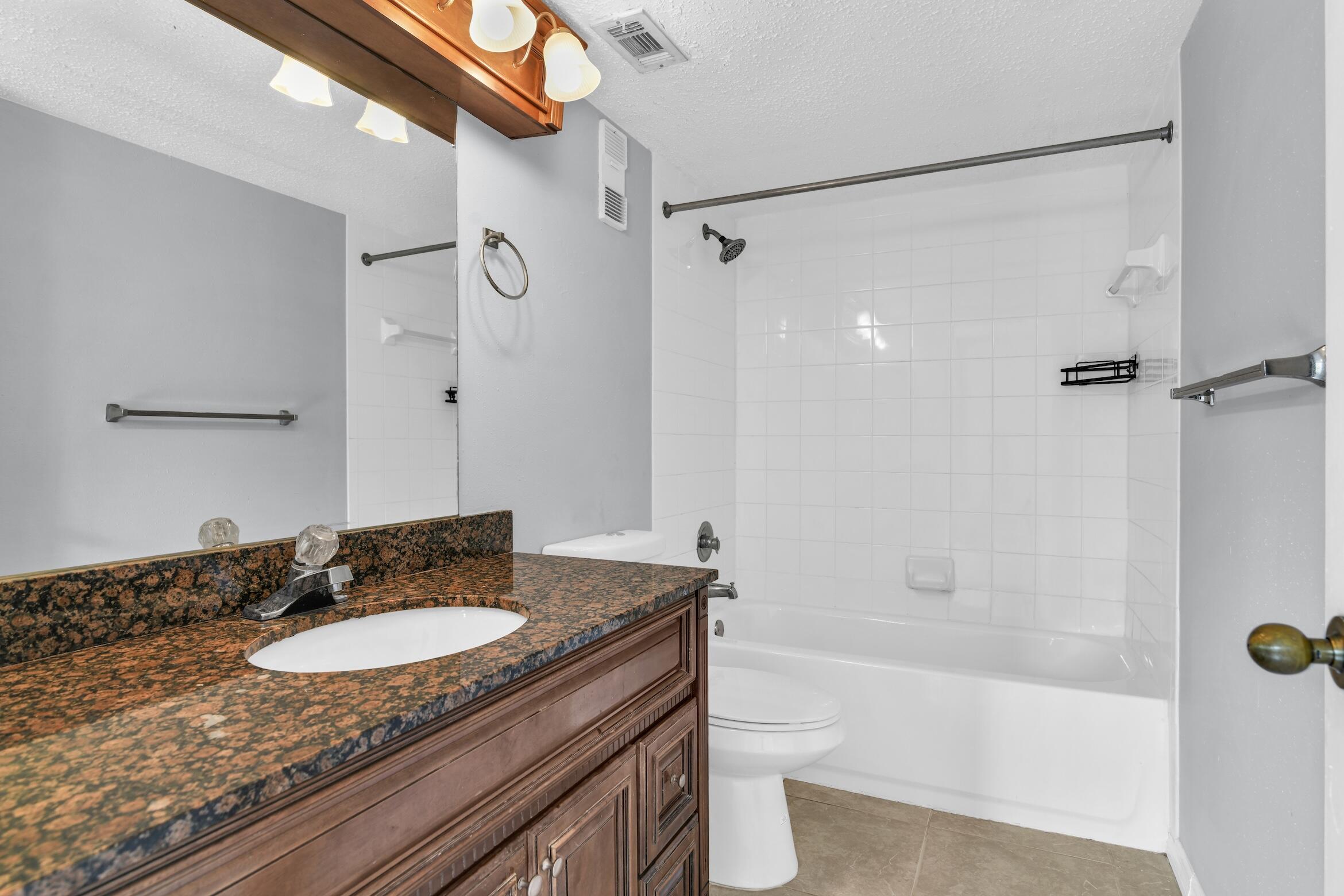 WINDWARD LAKES CONDO - Residential Lease