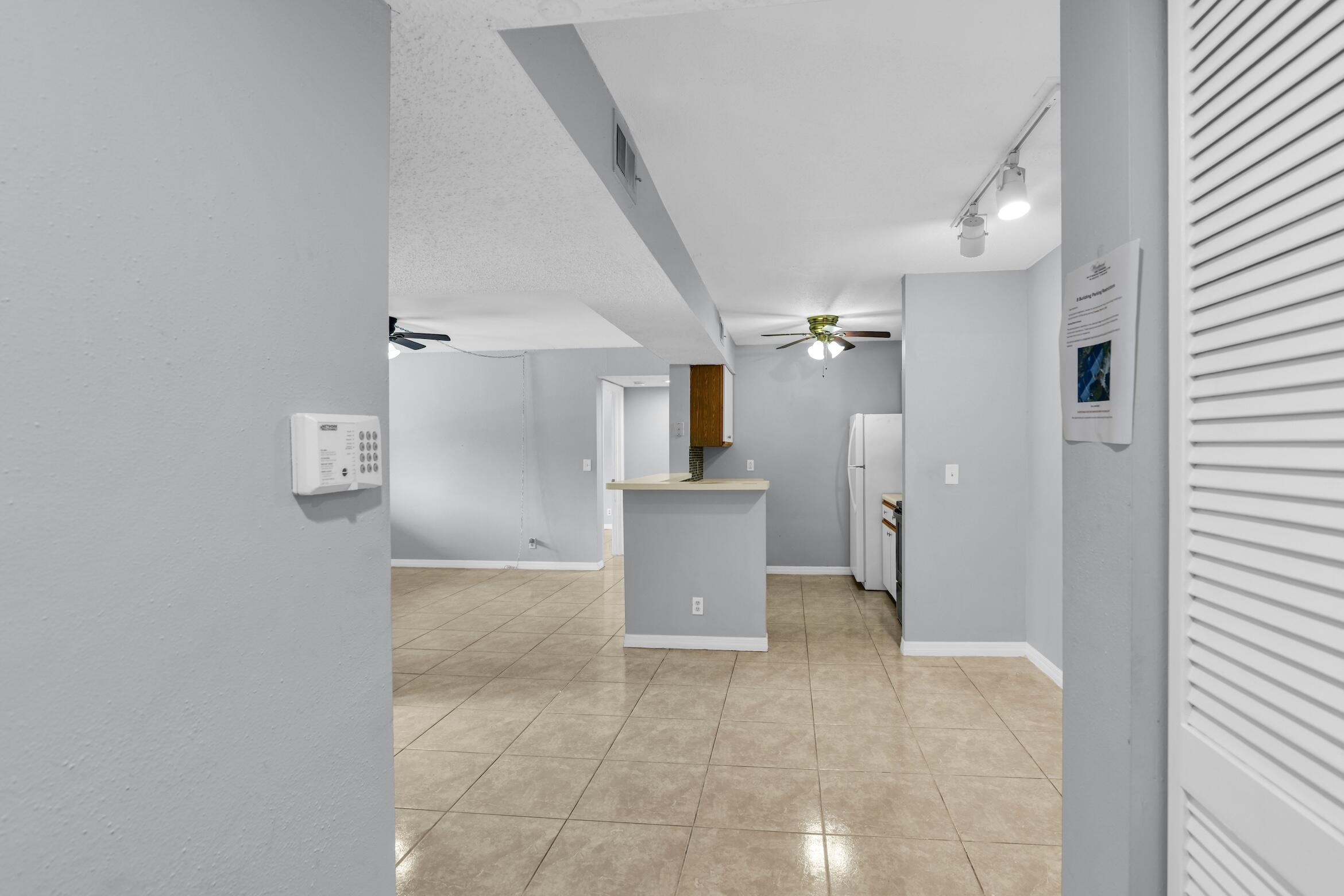WINDWARD LAKES CONDO - Residential Lease