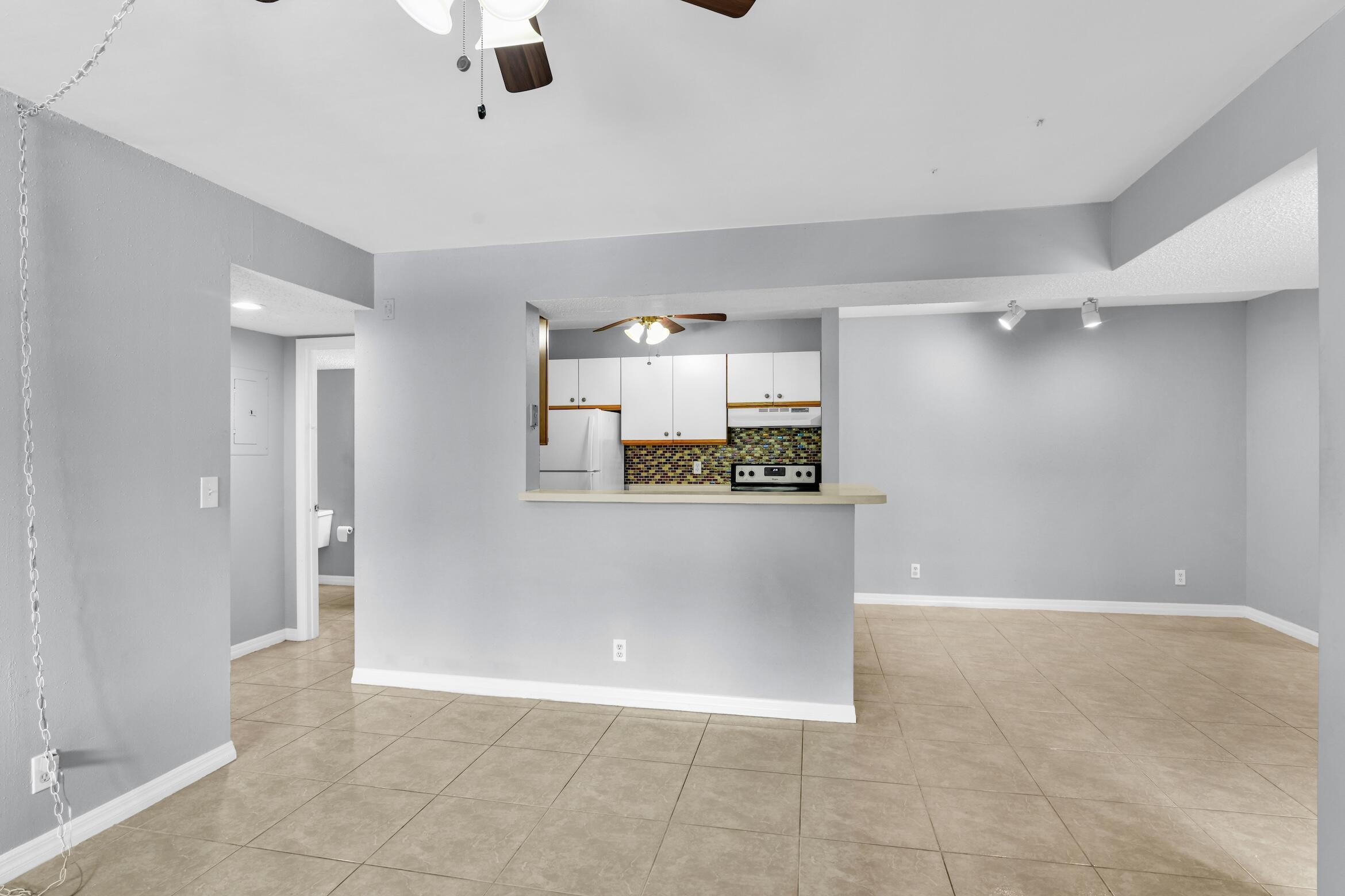 WINDWARD LAKES CONDO - Residential Lease