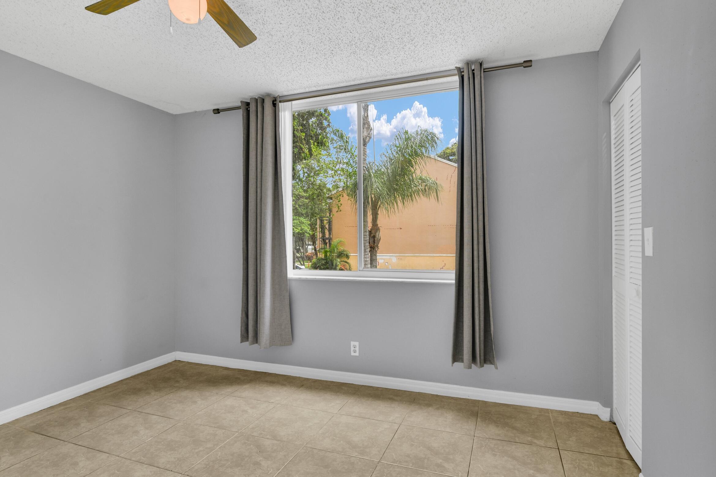 WINDWARD LAKES CONDO - Residential Lease