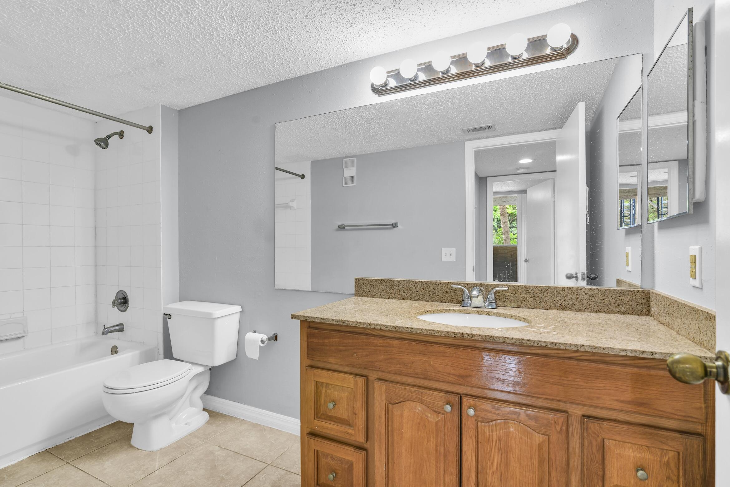WINDWARD LAKES CONDO - Residential Lease