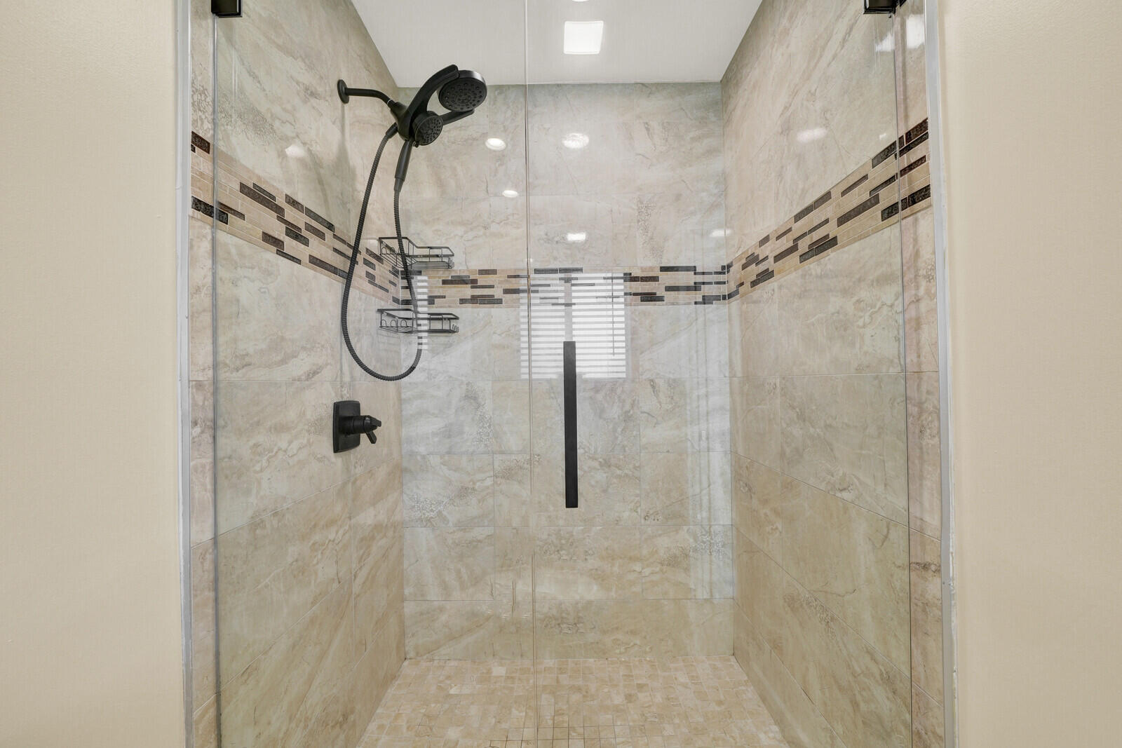 IMPERIAL POINT 1 SEC - Residential Lease