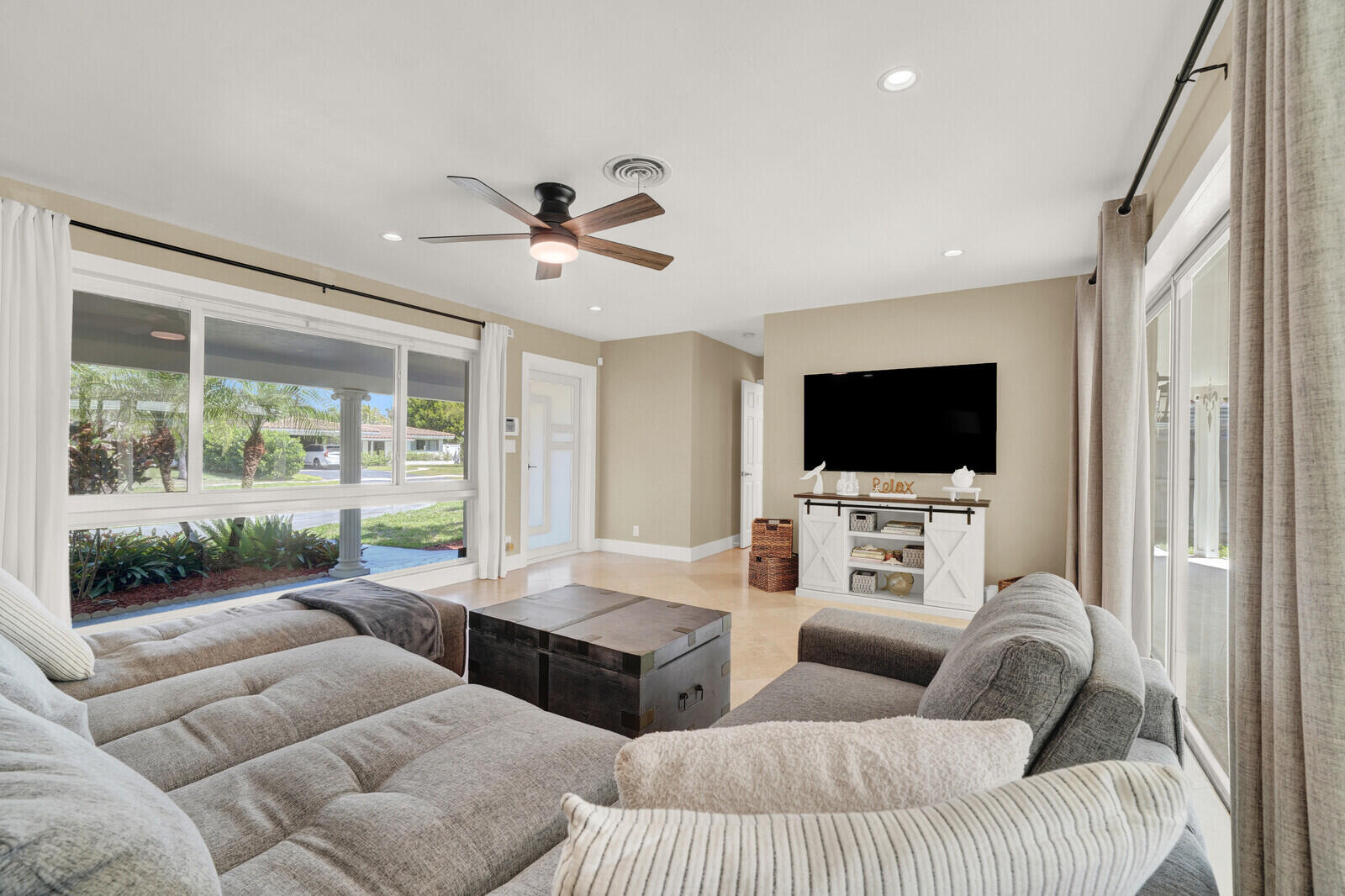 IMPERIAL POINT 1 SEC - Residential Lease