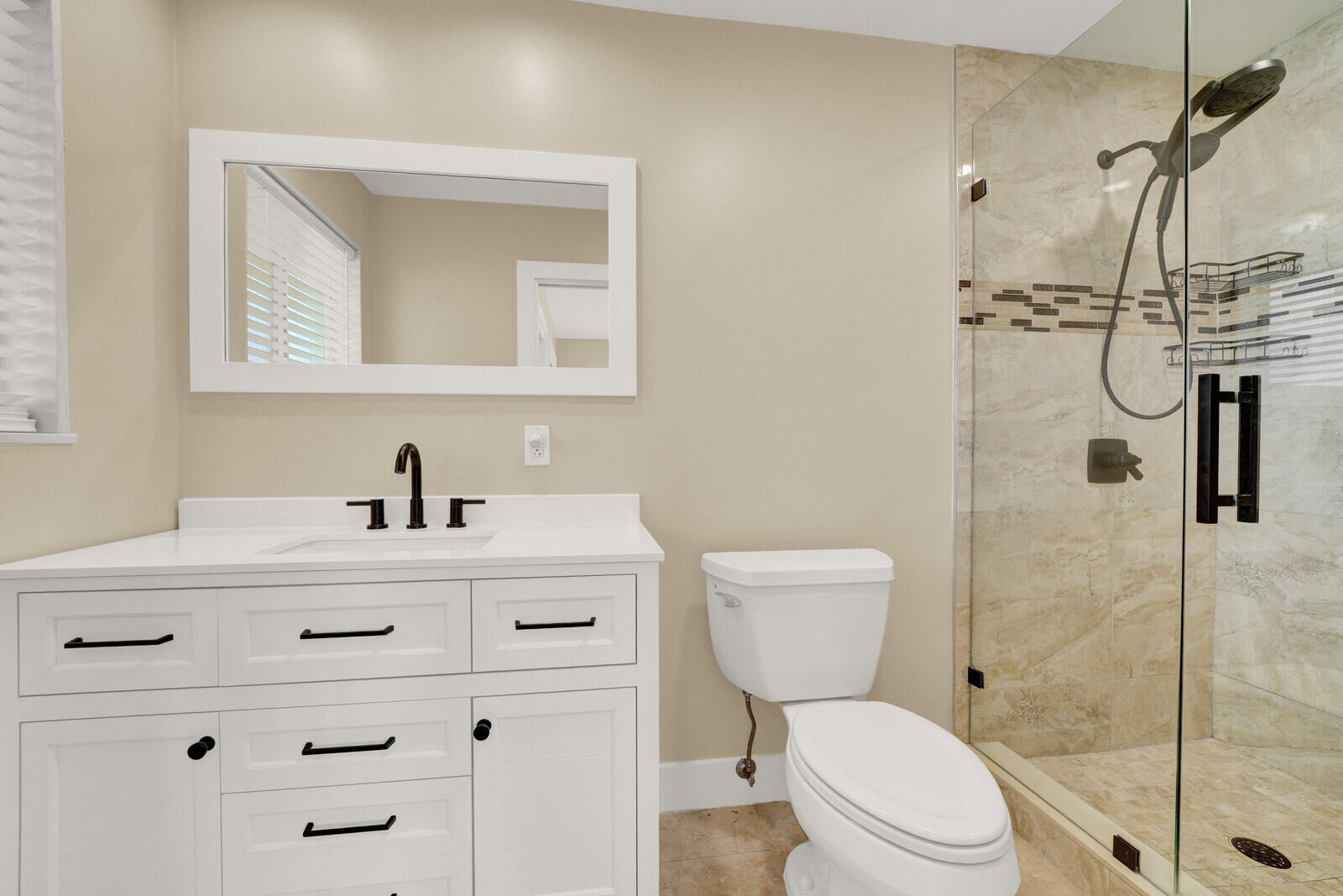 IMPERIAL POINT 1 SEC - Residential Lease