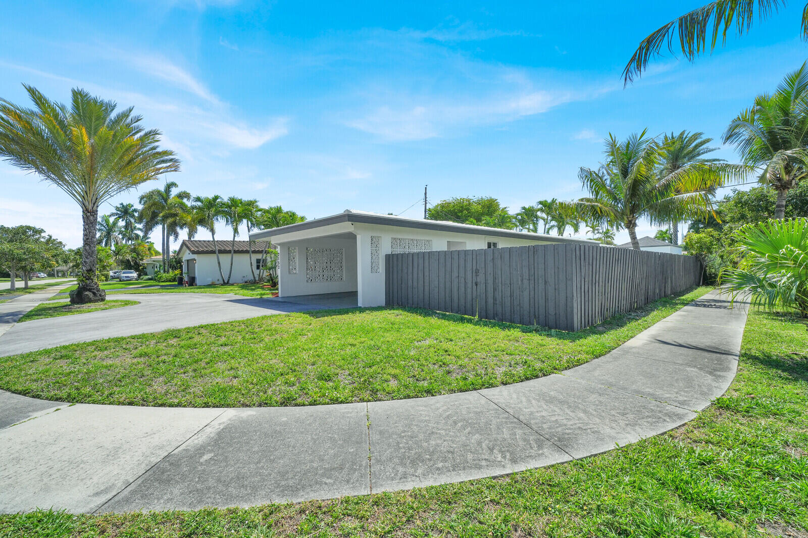 IMPERIAL POINT 1 SEC - Residential Lease