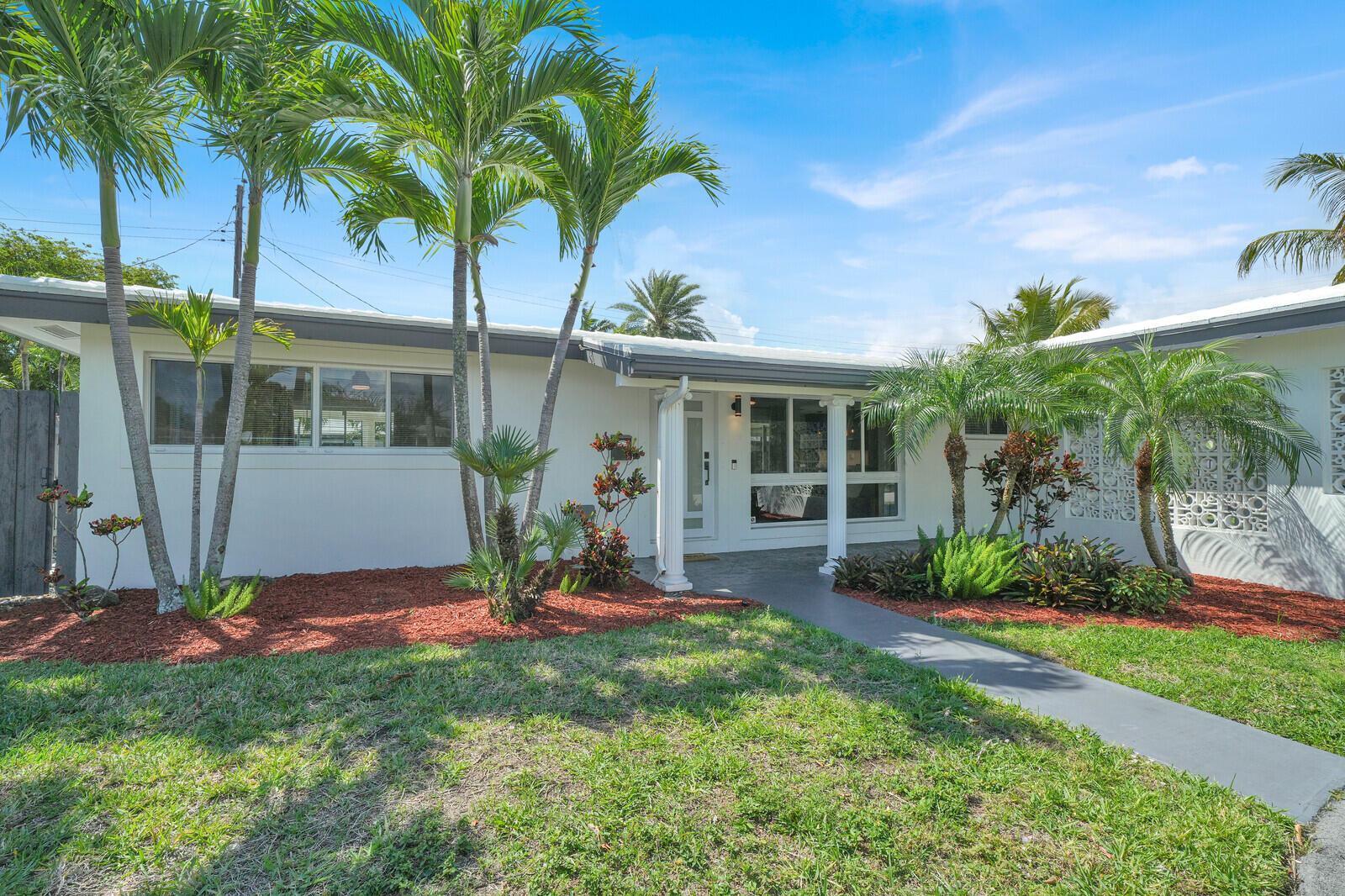IMPERIAL POINT 1 SEC - Residential Lease