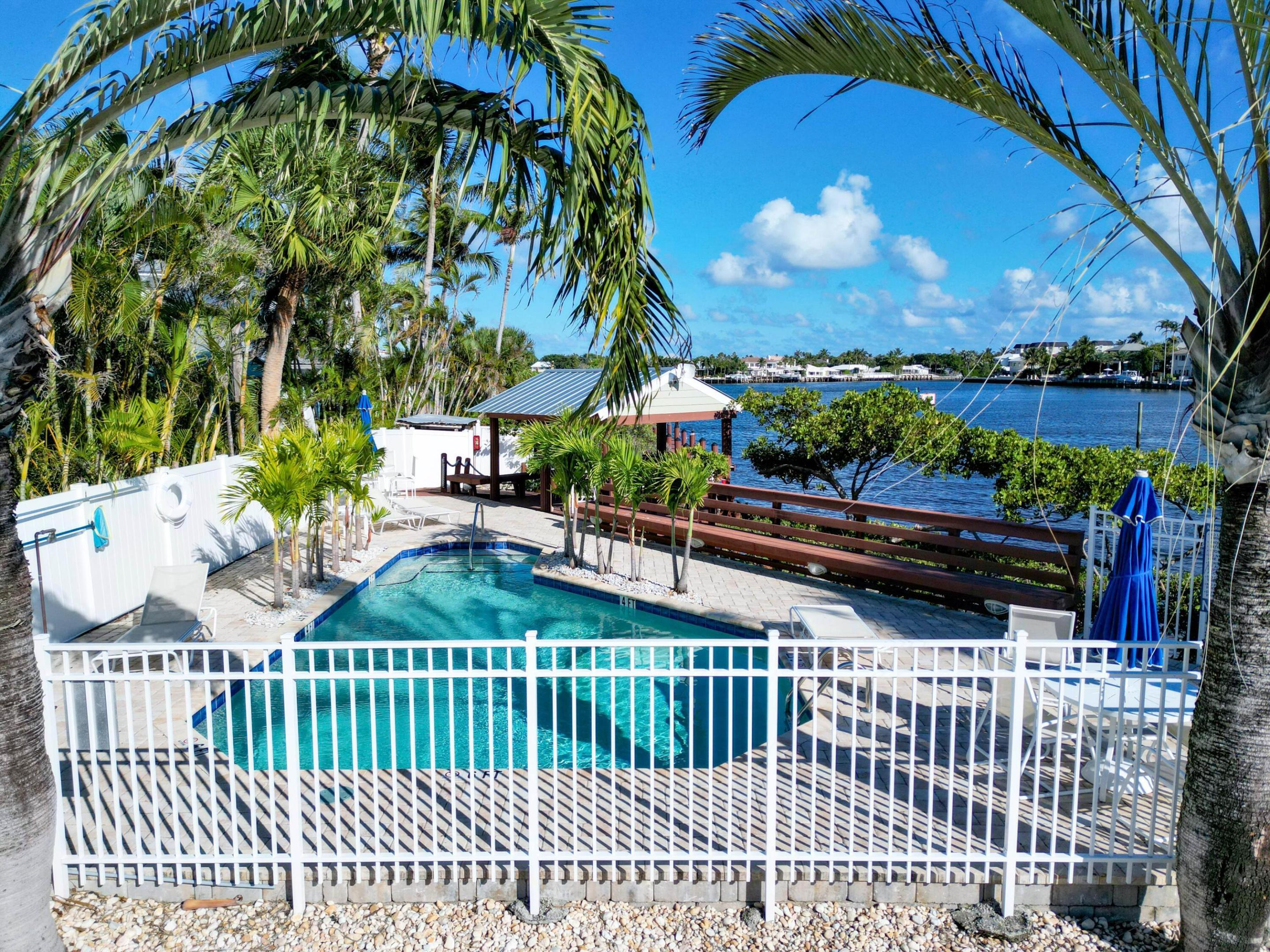 MARINERS WAY - Residential