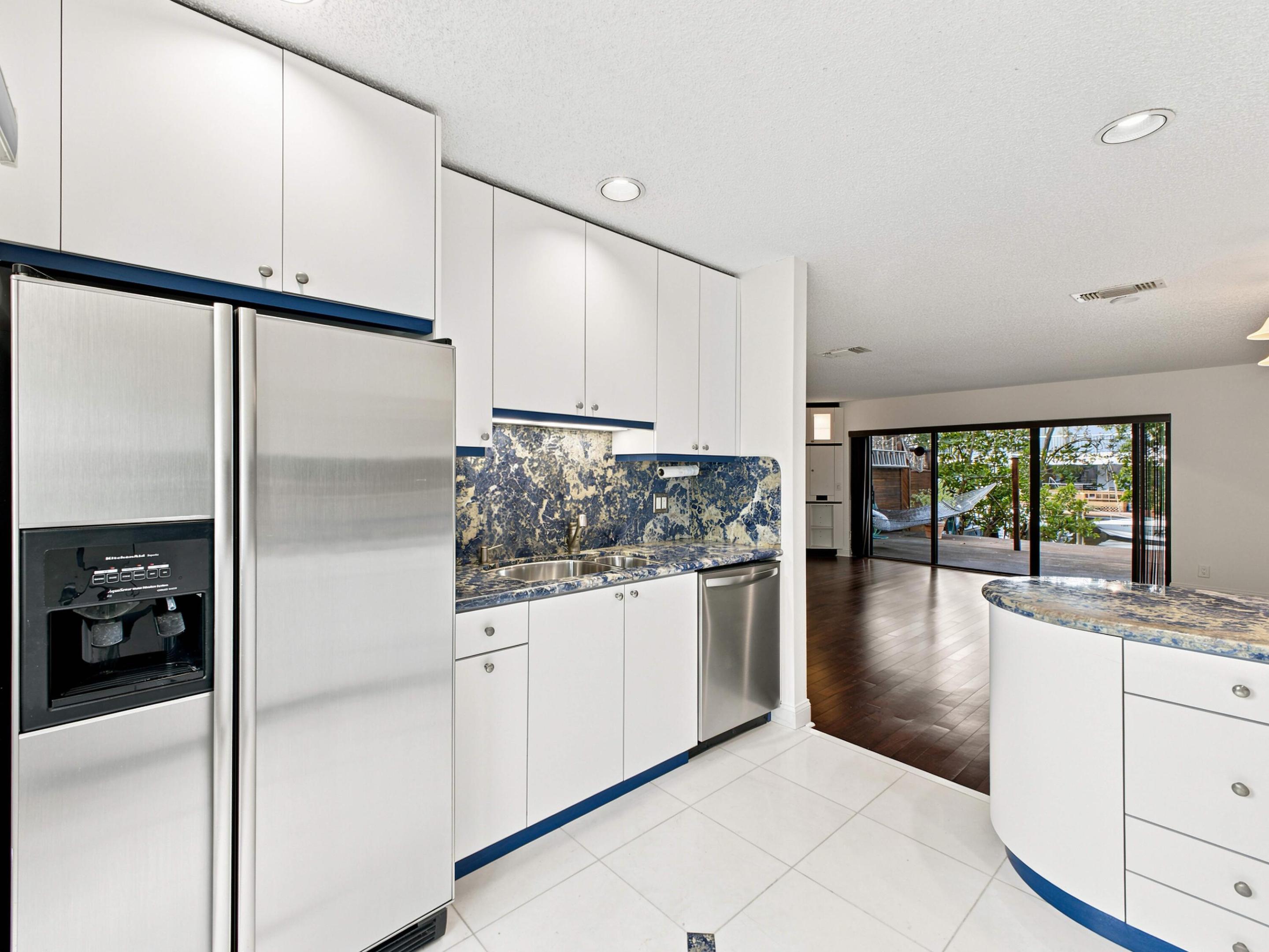 MARINERS WAY - Residential