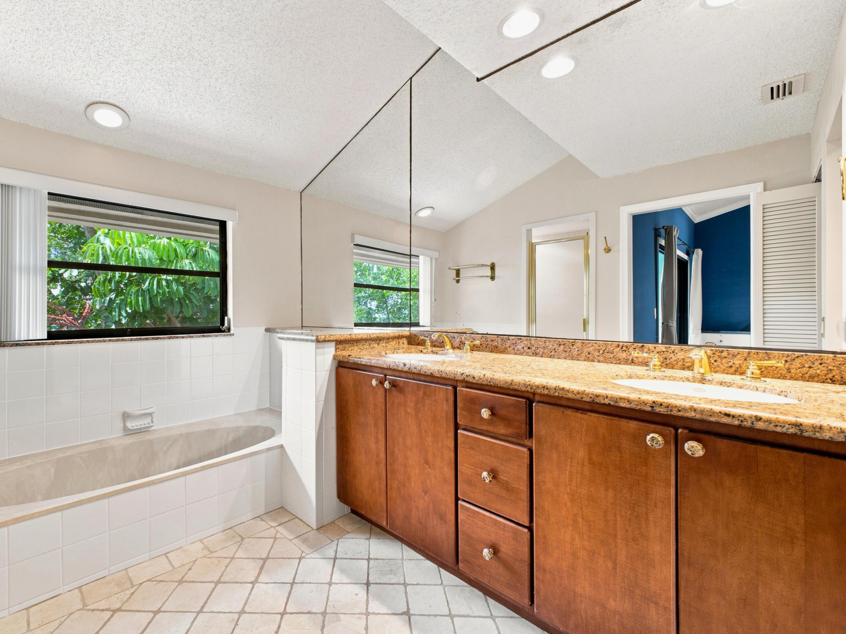 MARINERS WAY - Residential