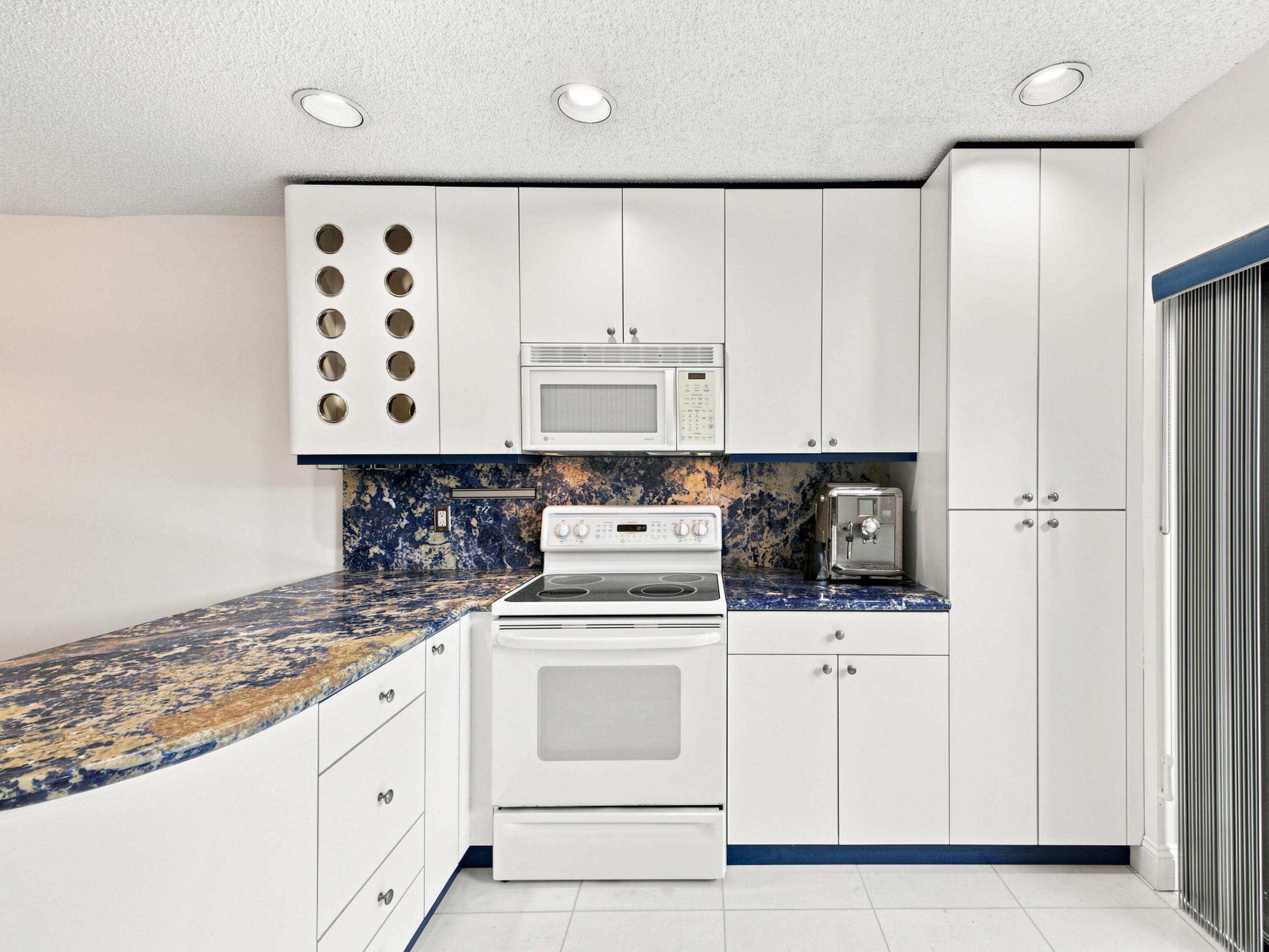 MARINERS WAY - Residential