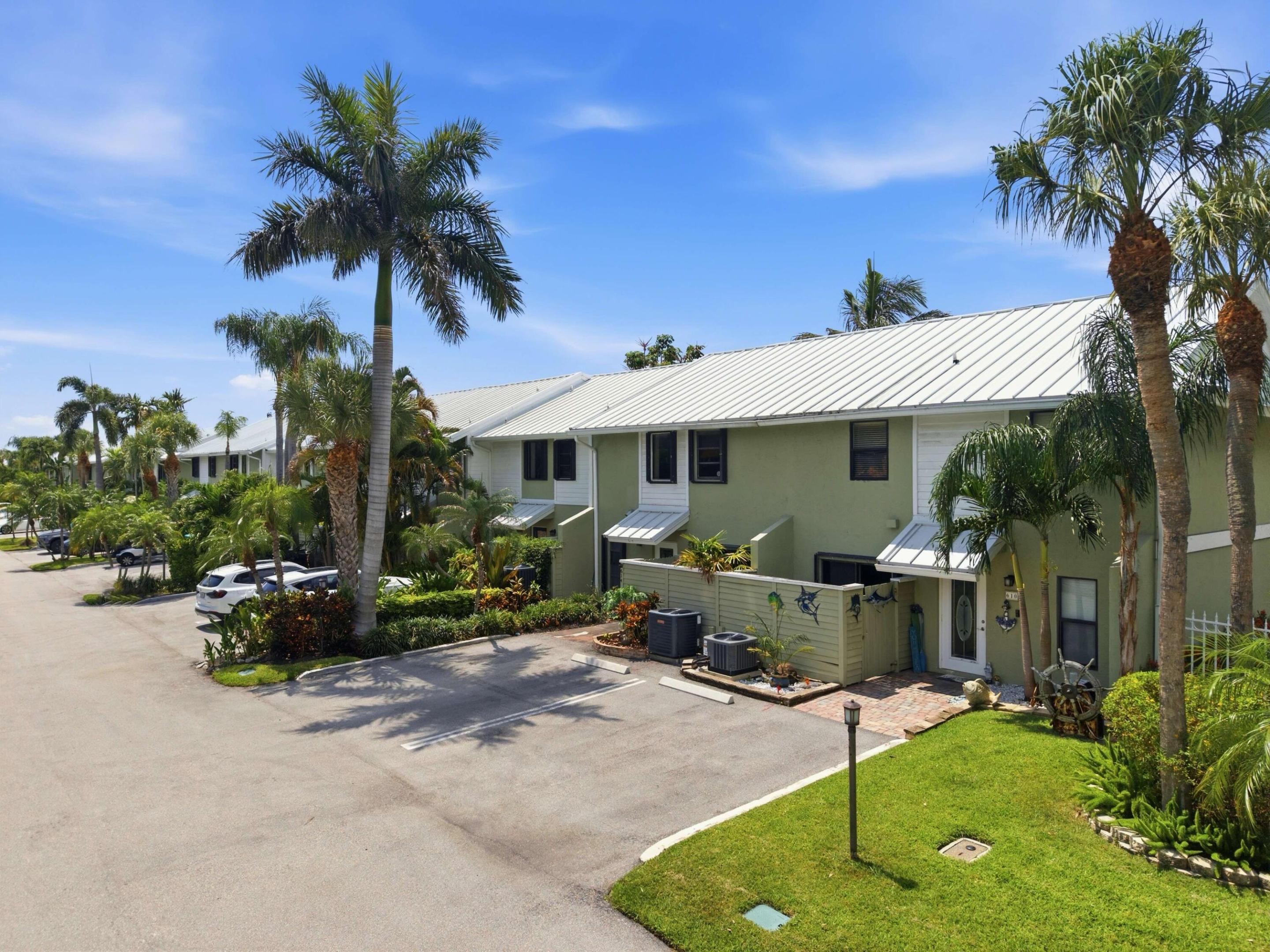 MARINERS WAY - Residential