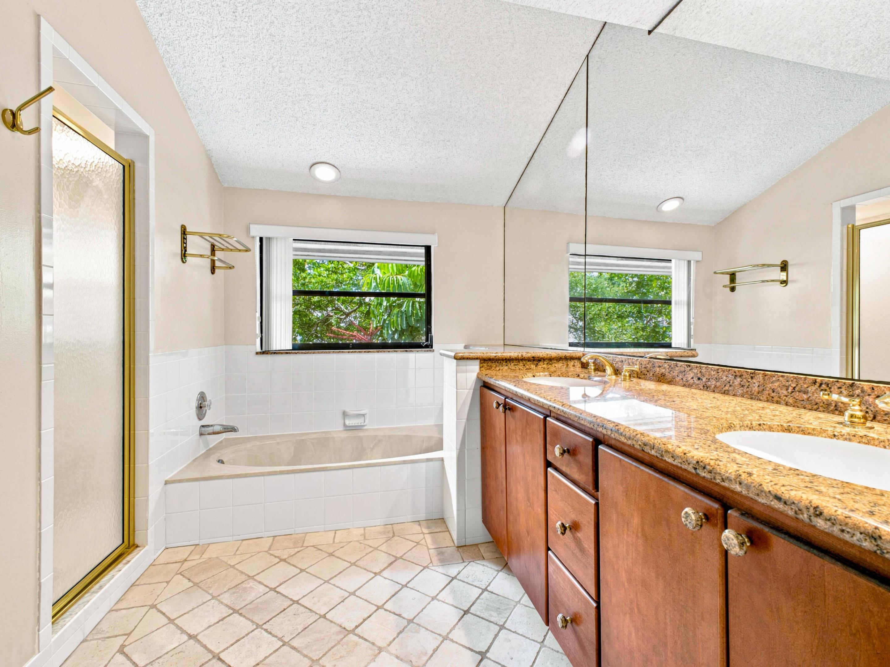 MARINERS WAY - Residential
