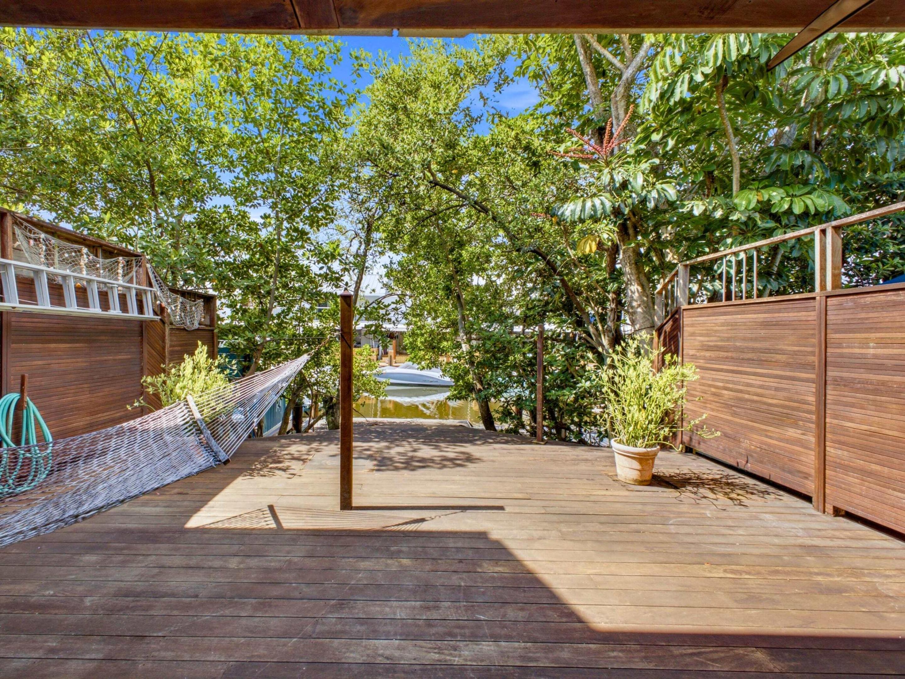 MARINERS WAY - Residential