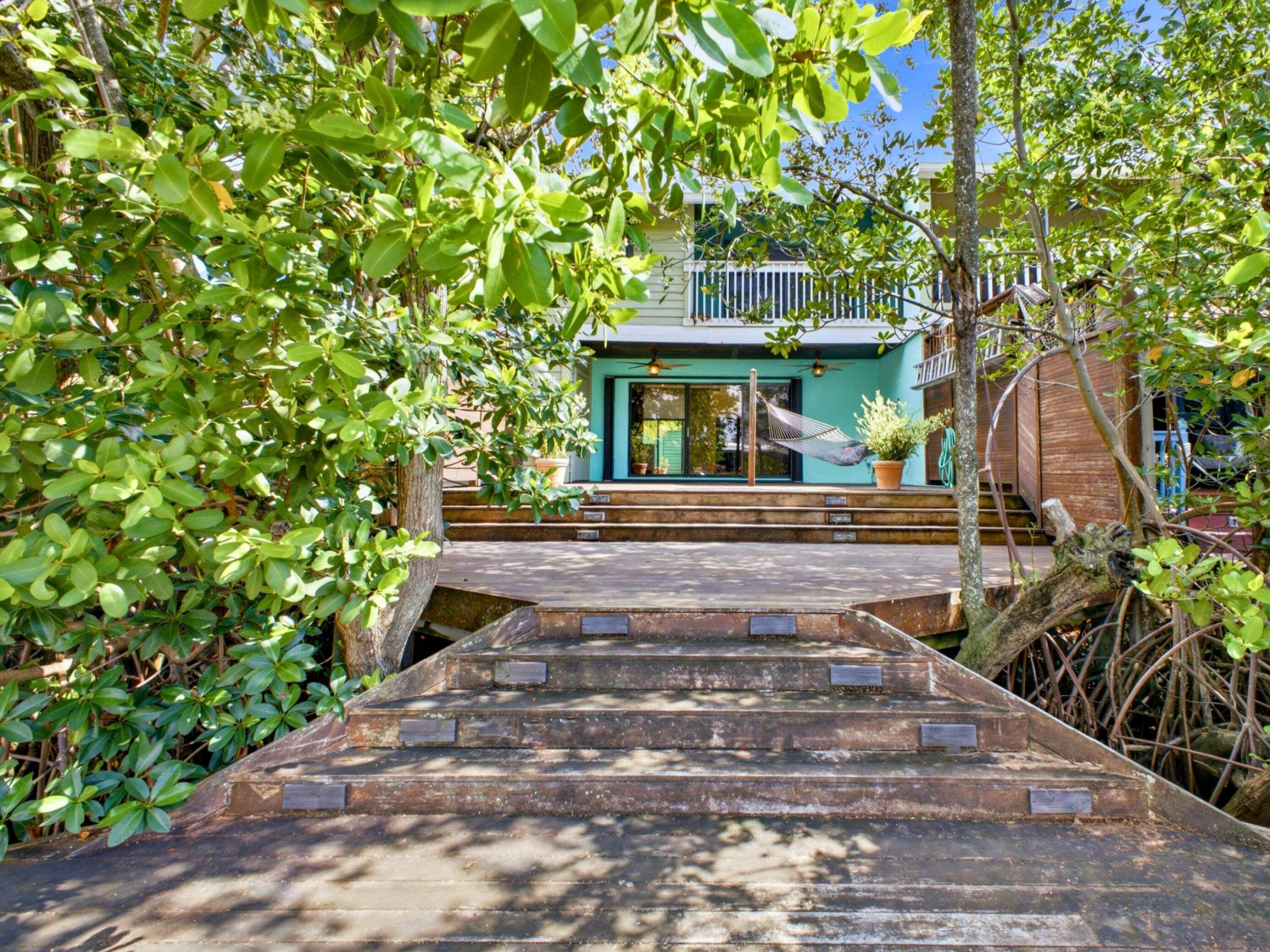 MARINERS WAY - Residential