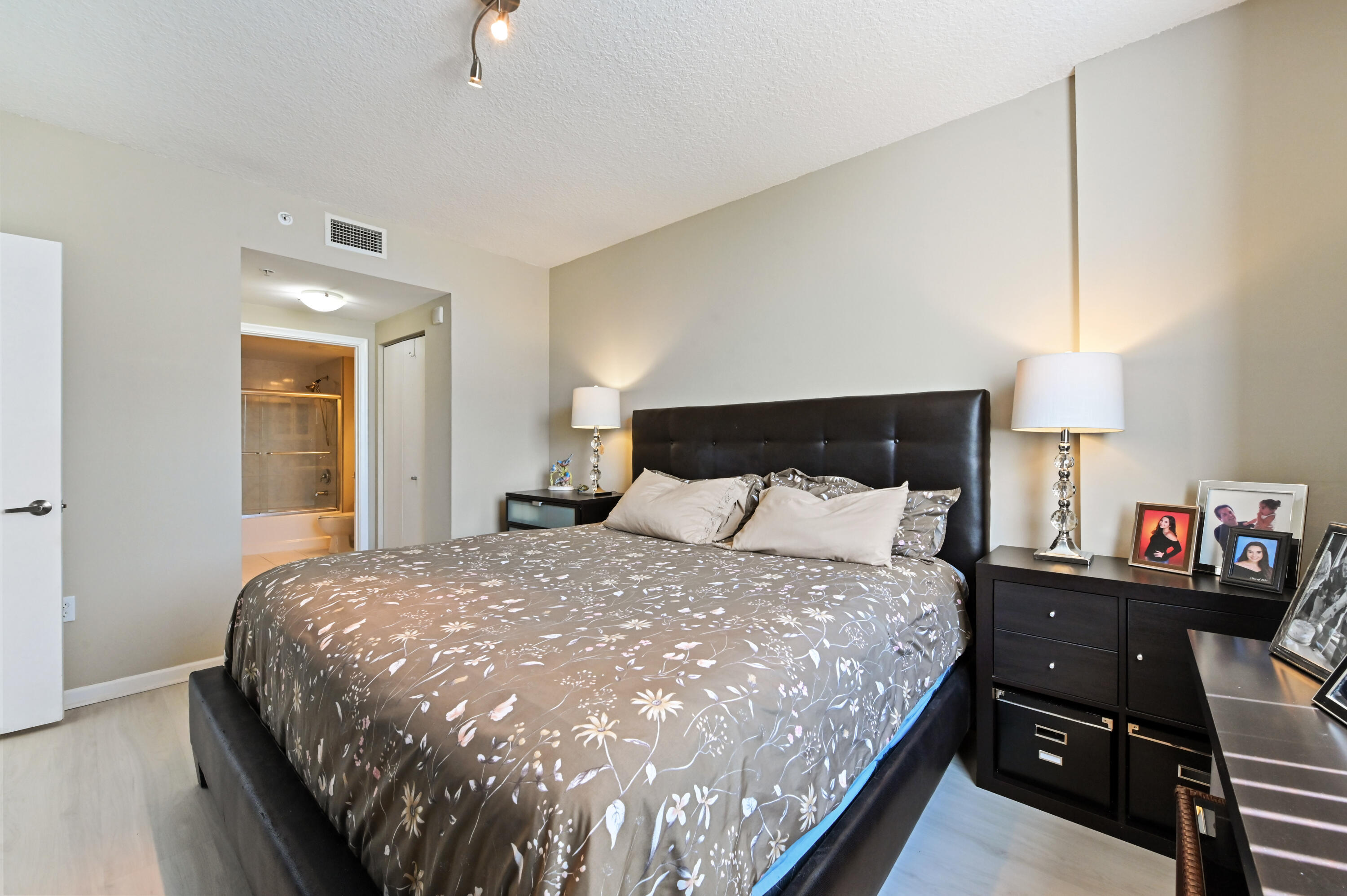 VENTURE - Residential
