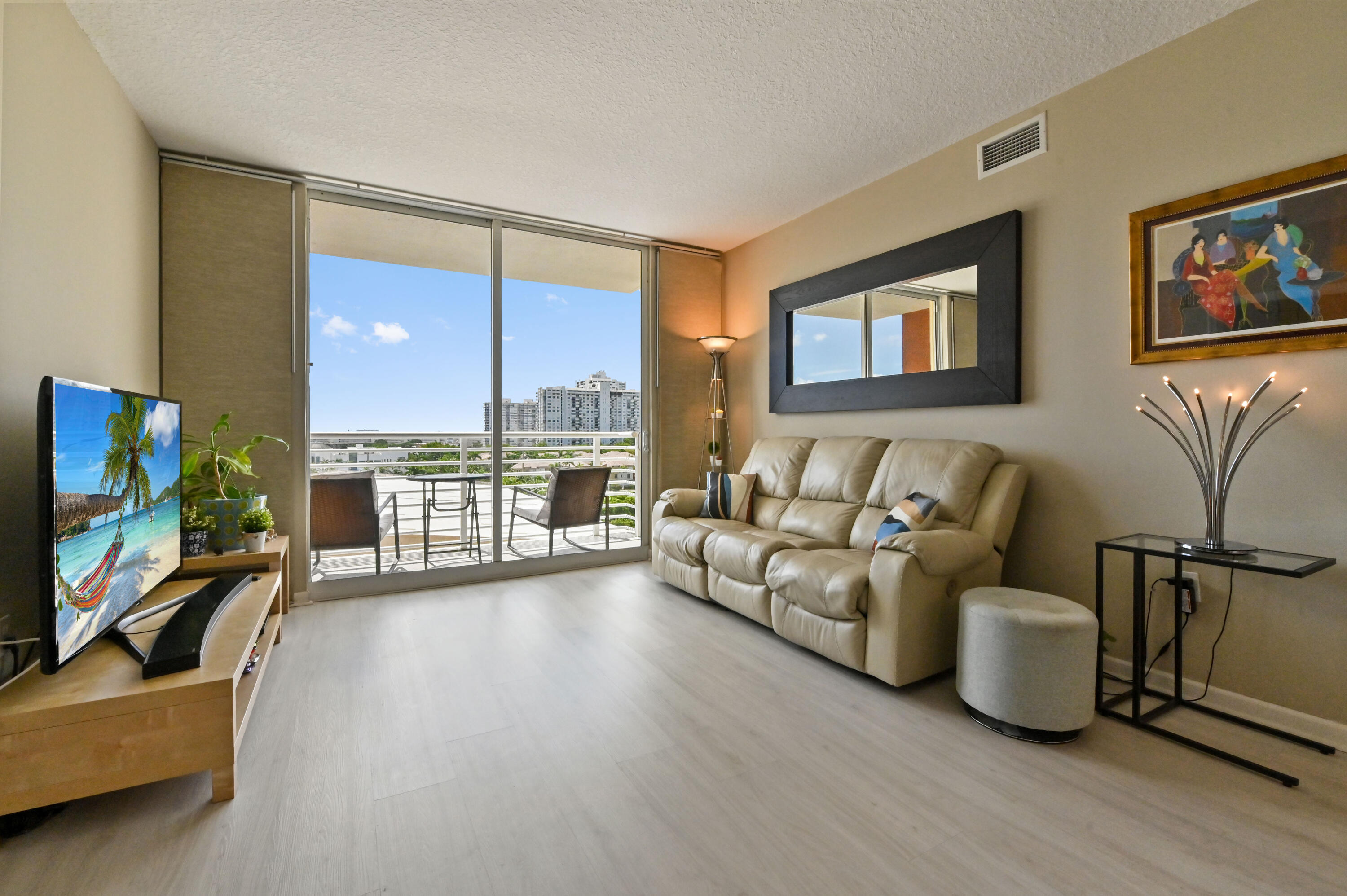 VENTURE - Residential