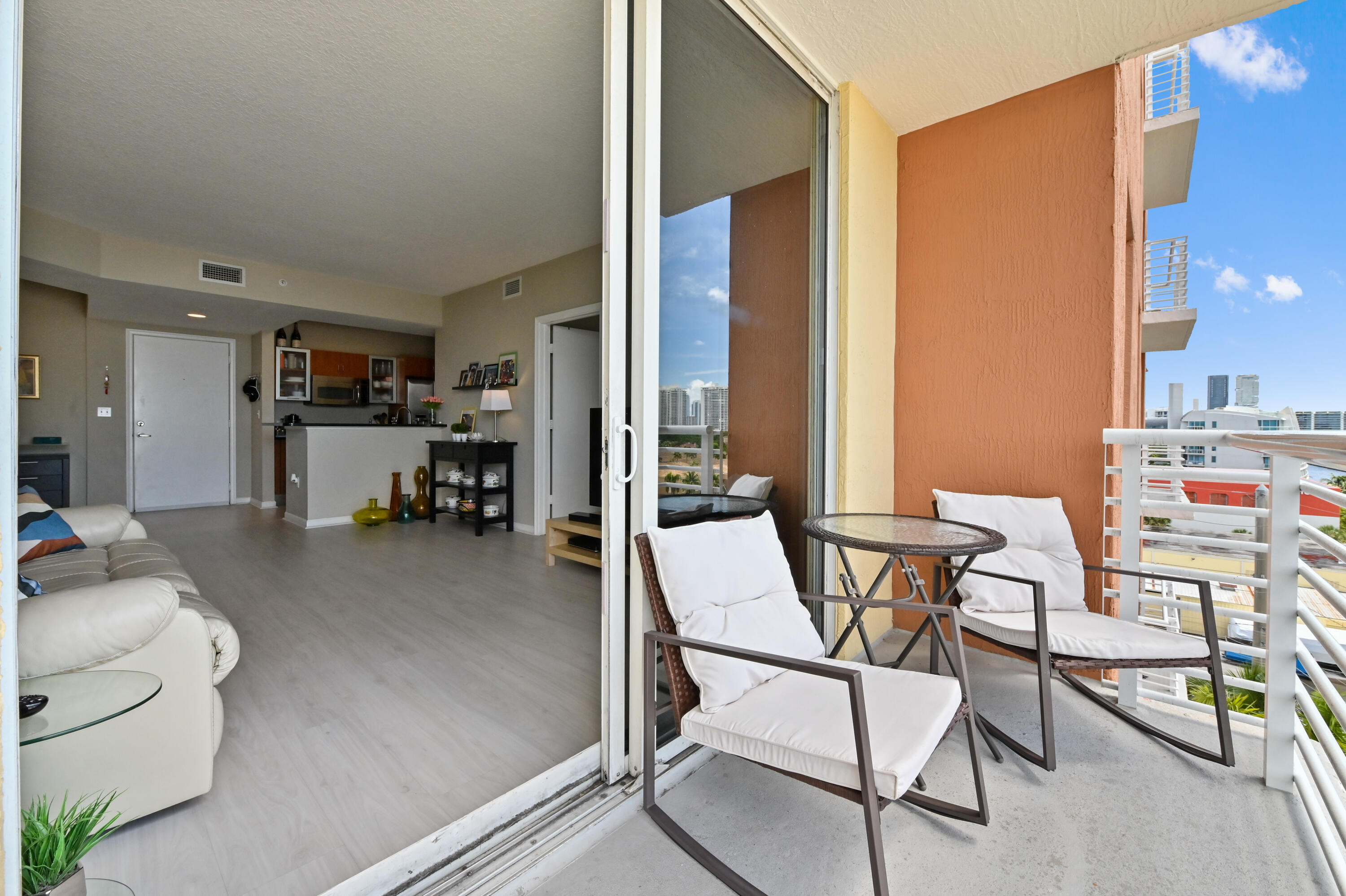 VENTURE - Residential