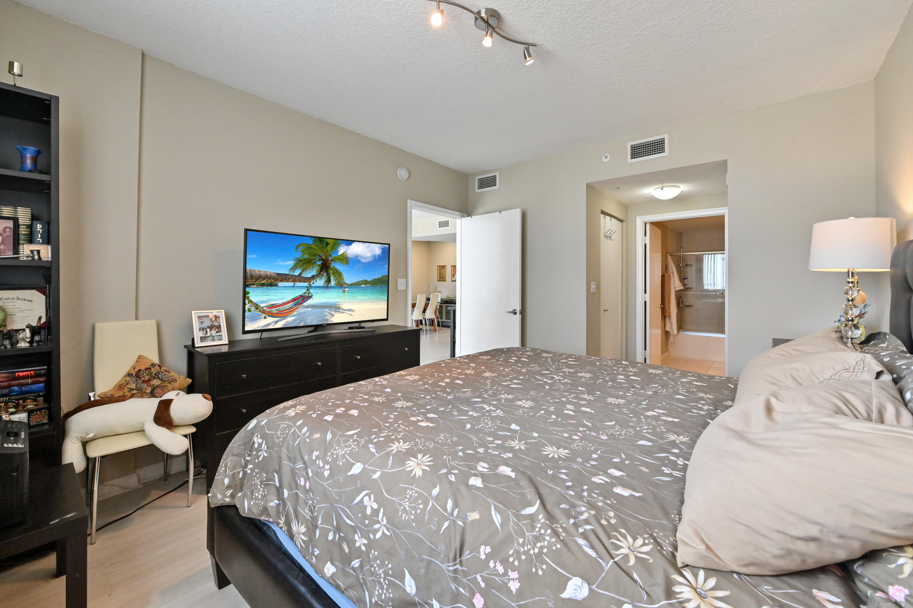 VENTURE - Residential