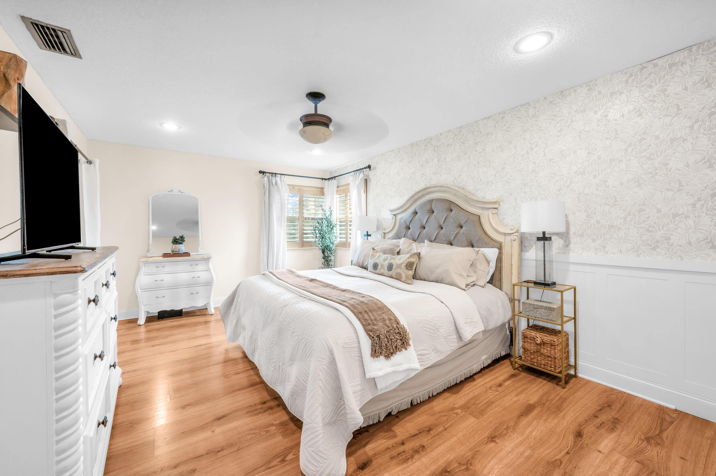 COUNTRY ADDRESS - Residential